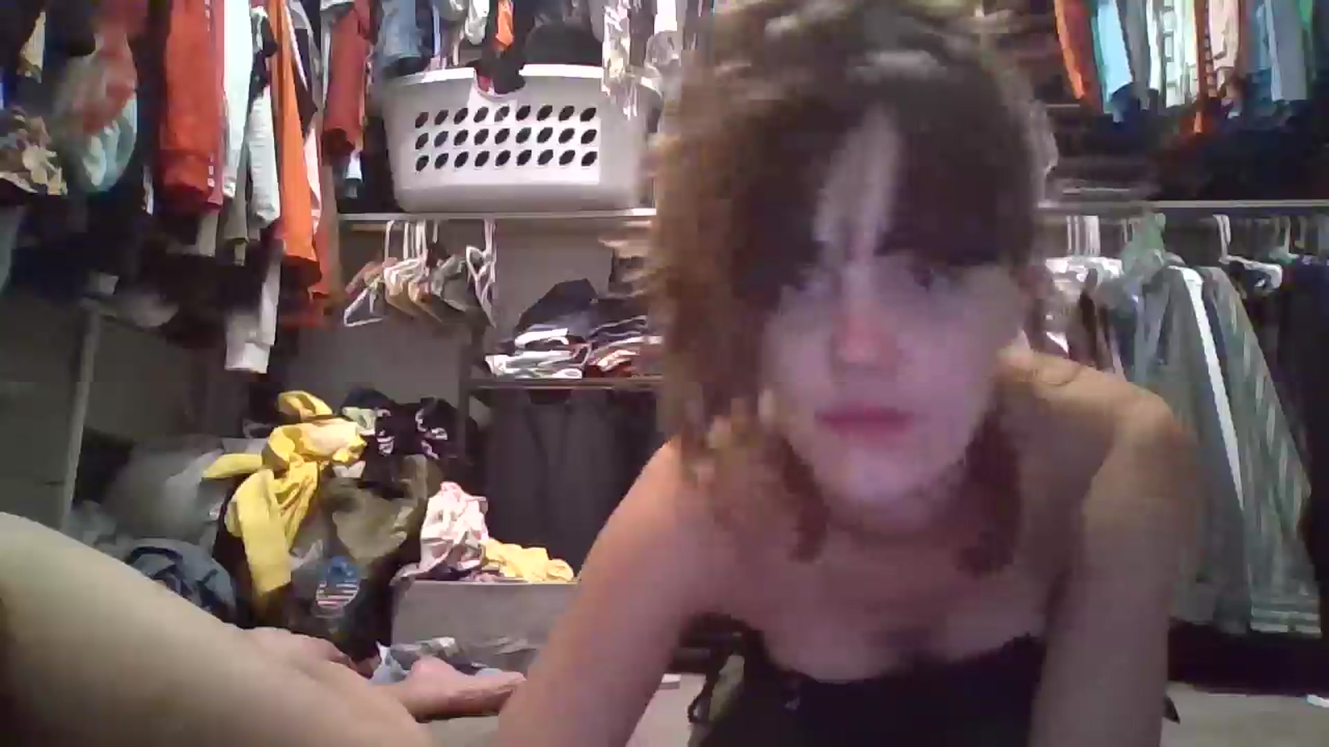 Gallery image thumbnail from HeidiKlumsy's myfreecams stream on, 11/03/2024, 19:10 image 19 of 20