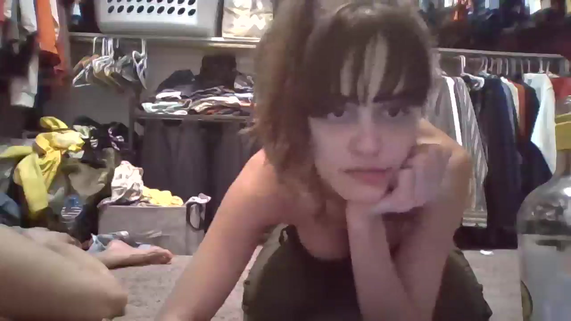 Gallery image thumbnail from HeidiKlumsy's myfreecams stream on, 11/03/2024, 19:10 image 13 of 20