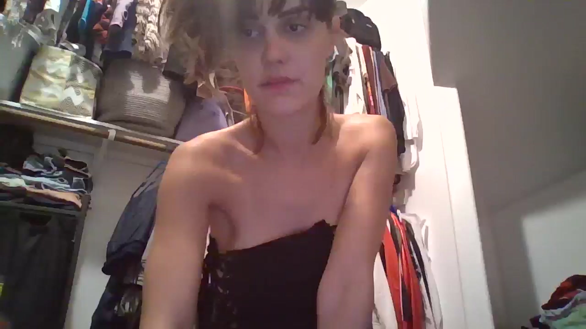 Gallery image thumbnail from HeidiKlumsy's myfreecams stream on, 11/03/2024, 19:10 image 10 of 20