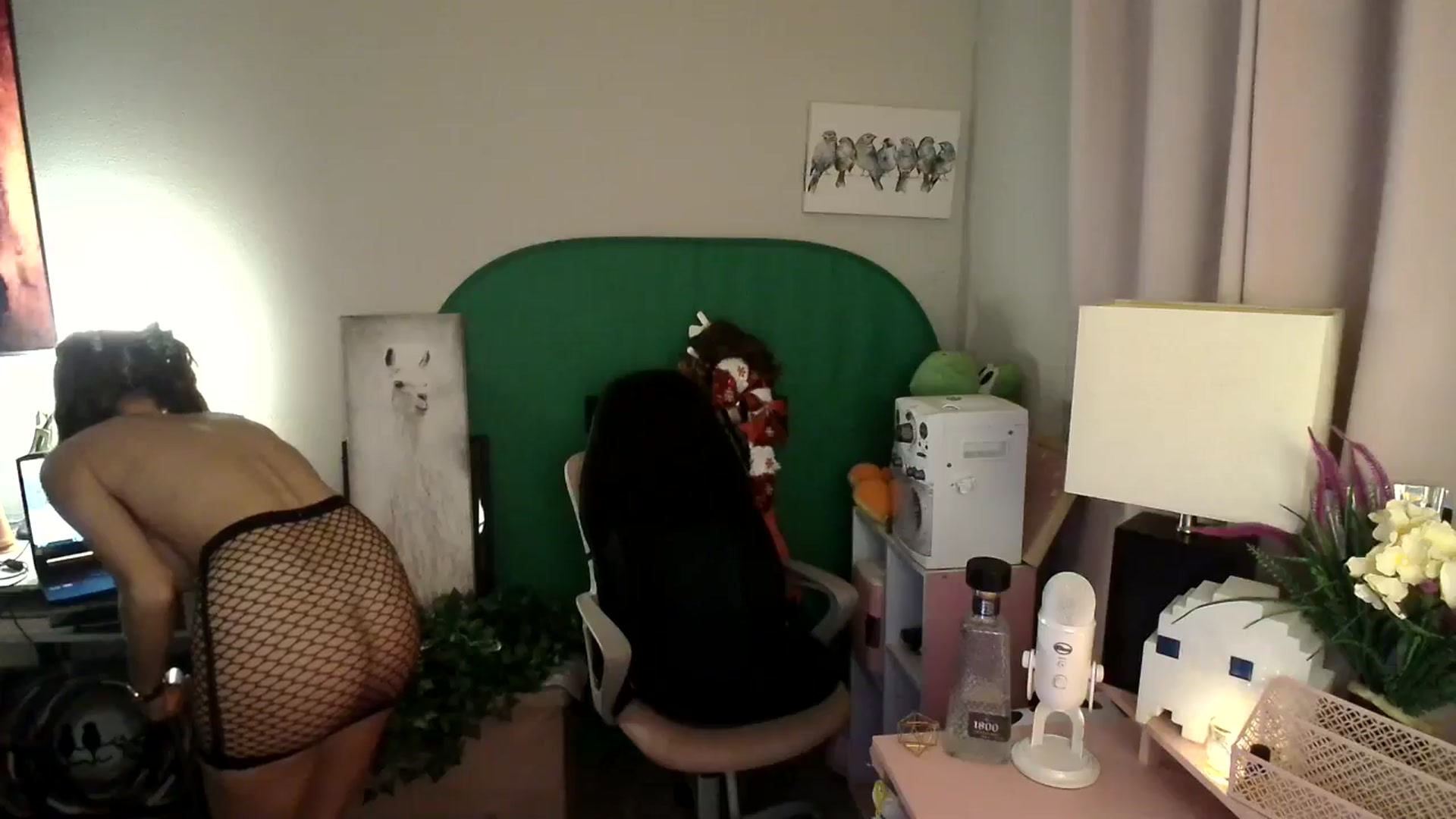 Gallery image thumbnail from HeidiKlumsy's myfreecams stream on, 11/10/2024, 06:31 image 18 of 20