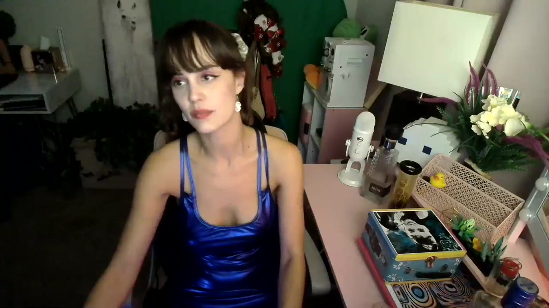 Gallery image thumbnail from HeidiKlumsy's myfreecams stream on, 11/10/2024, 10:16 image 17 of 20