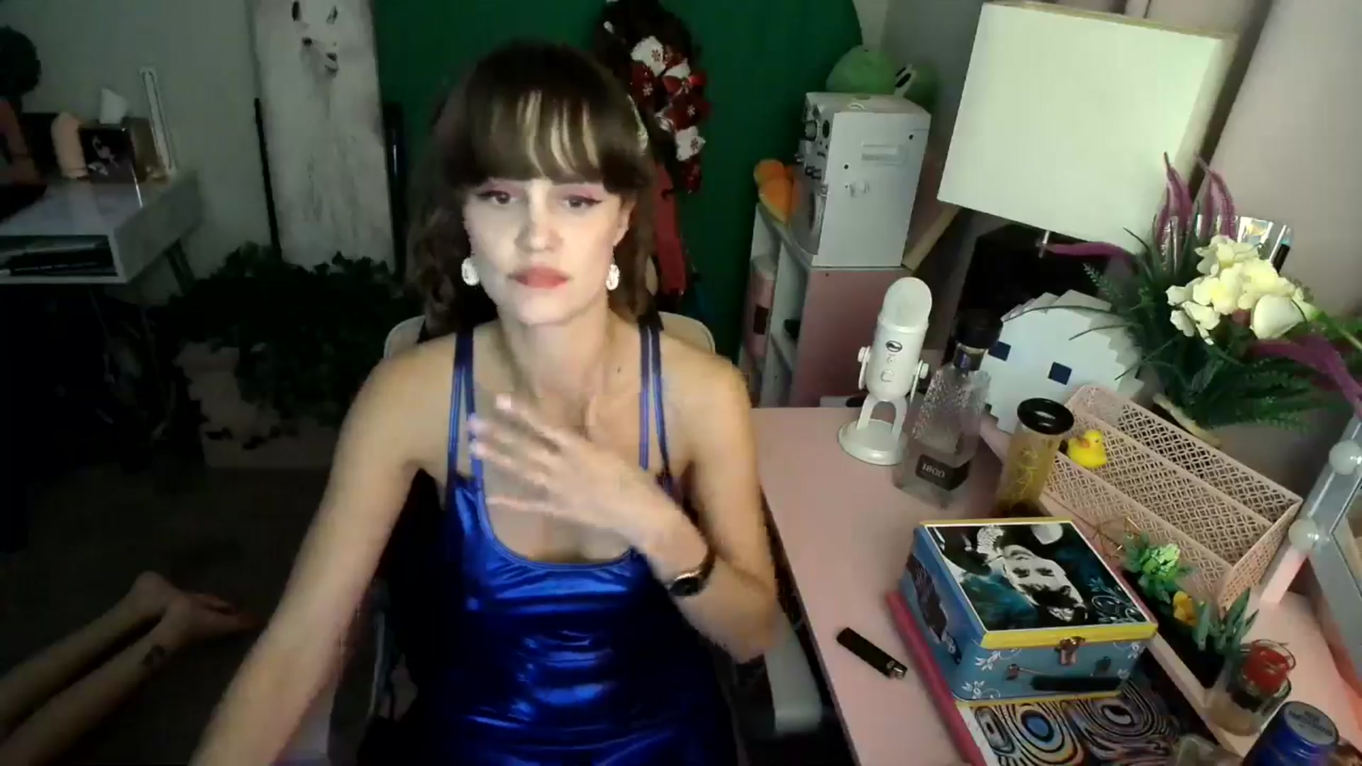 Gallery image thumbnail from HeidiKlumsy's myfreecams stream on, 11/10/2024, 10:16 image 18 of 20