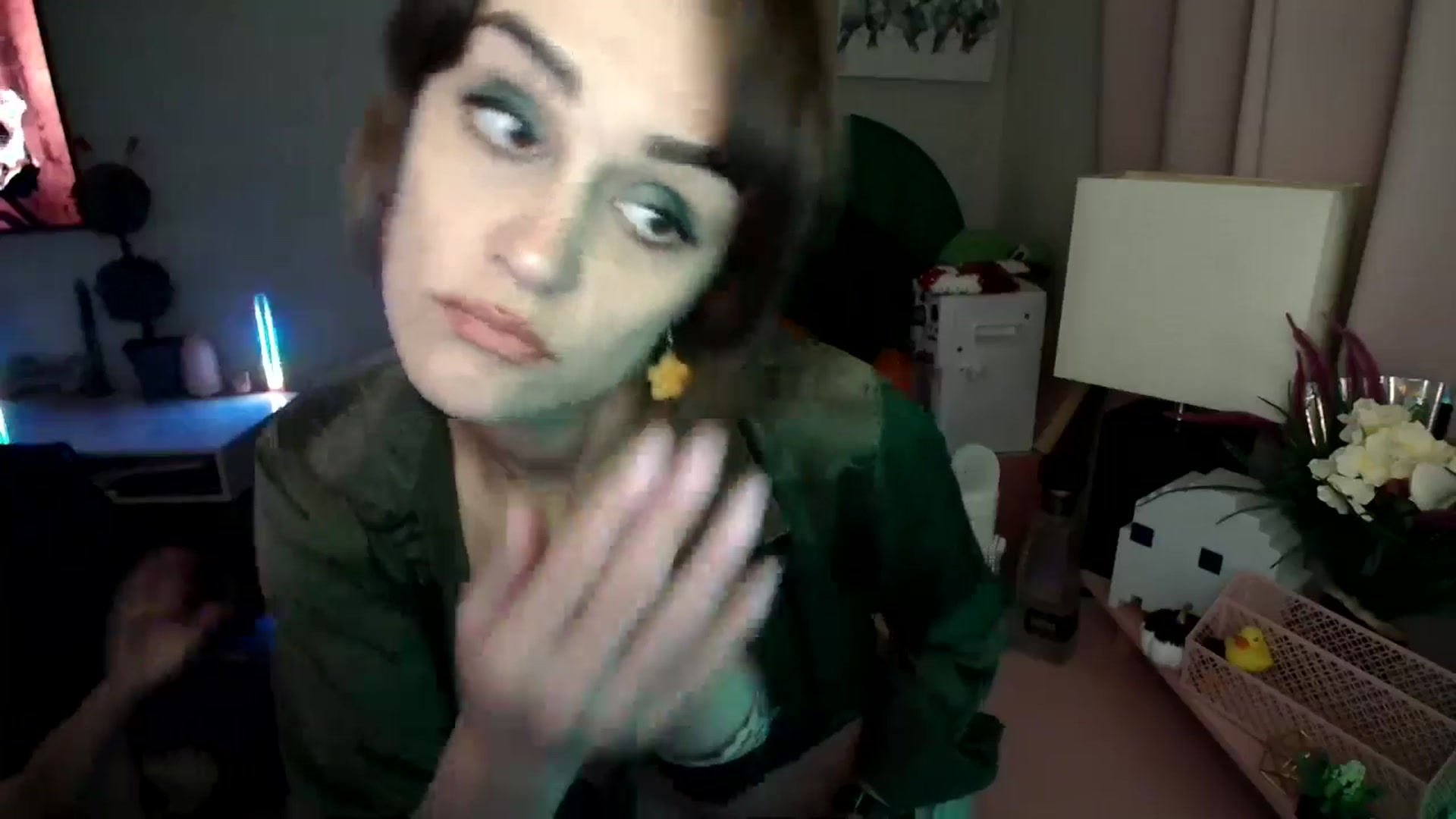 Gallery image thumbnail from HeidiKlumsy's myfreecams stream on, 11/11/2024, 02:53 image 18 of 20
