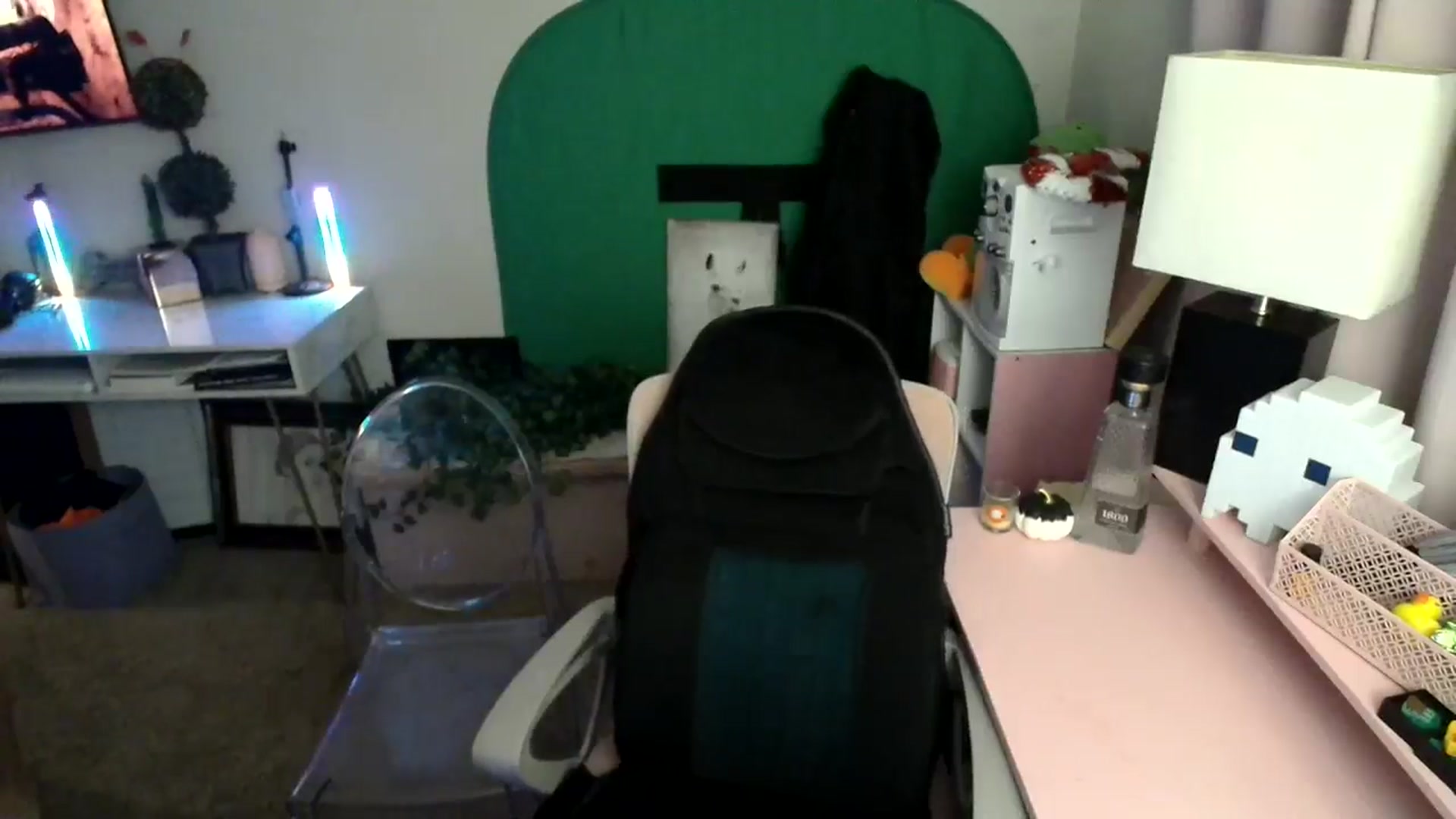 Gallery image thumbnail from HeidiKlumsy's myfreecams stream on, 11/15/2024, 04:02 image 7 of 20