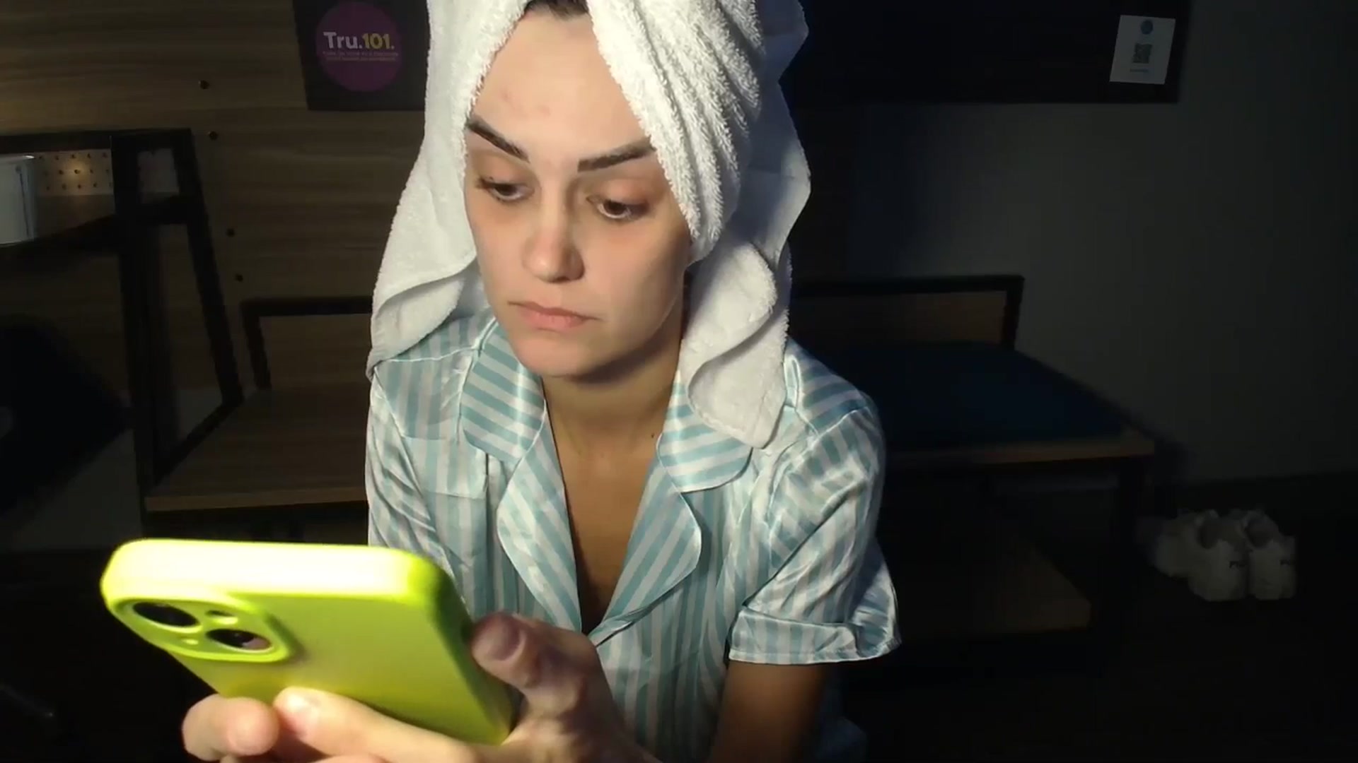 Gallery image thumbnail from HeidiKlumsy's myfreecams stream on, 11/19/2024, 08:52 image 13 of 20