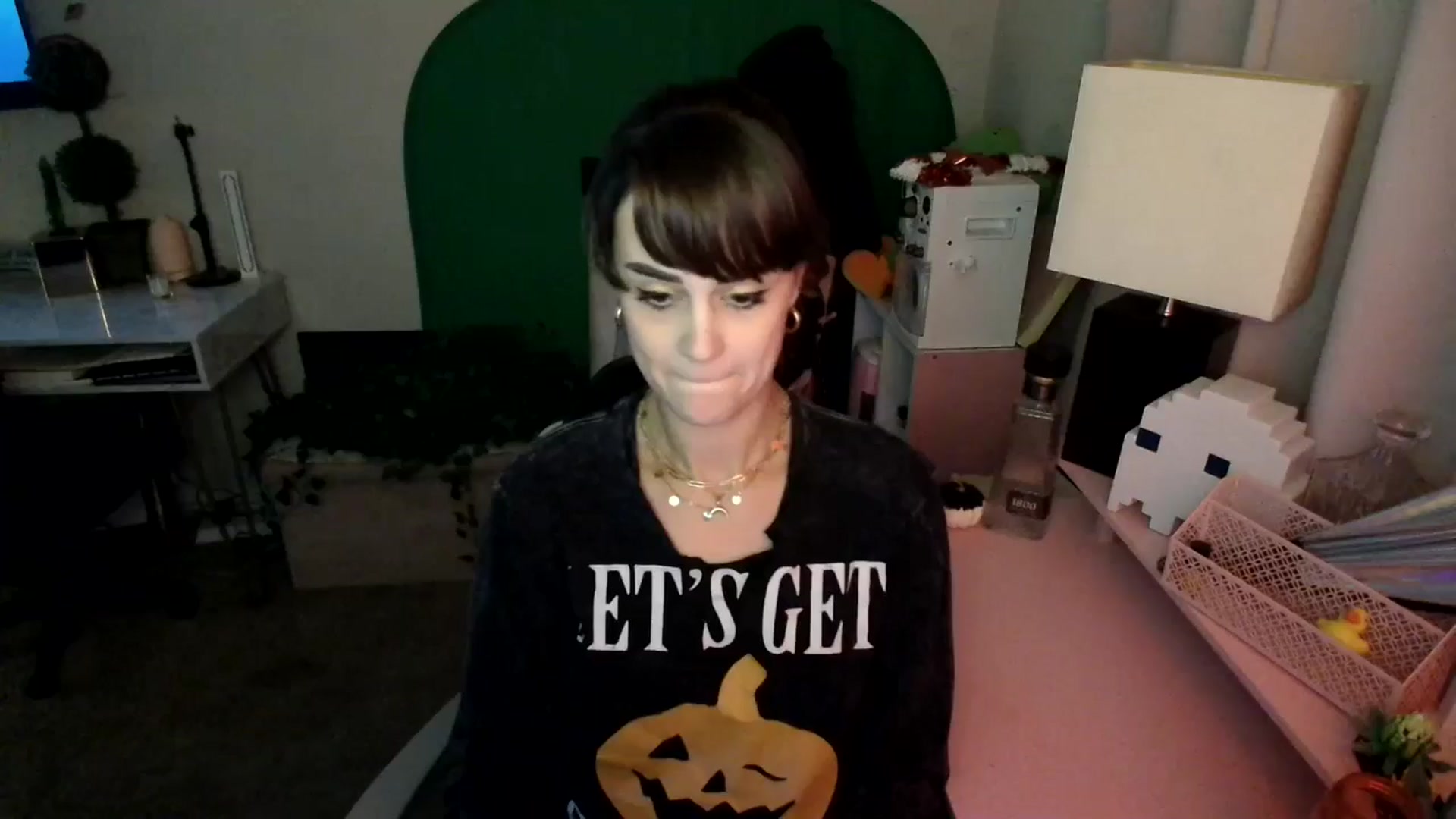Gallery image thumbnail from HeidiKlumsy's myfreecams stream on, 11/22/2024, 08:38 image 1 of 20