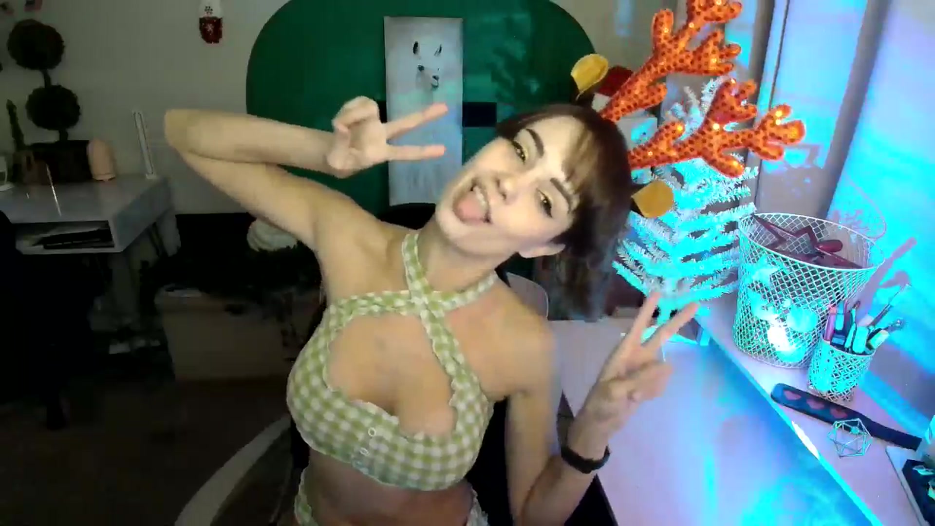 Gallery image thumbnail from HeidiKlumsy's myfreecams stream on, 12/01/2024, 23:55 image 19 of 20