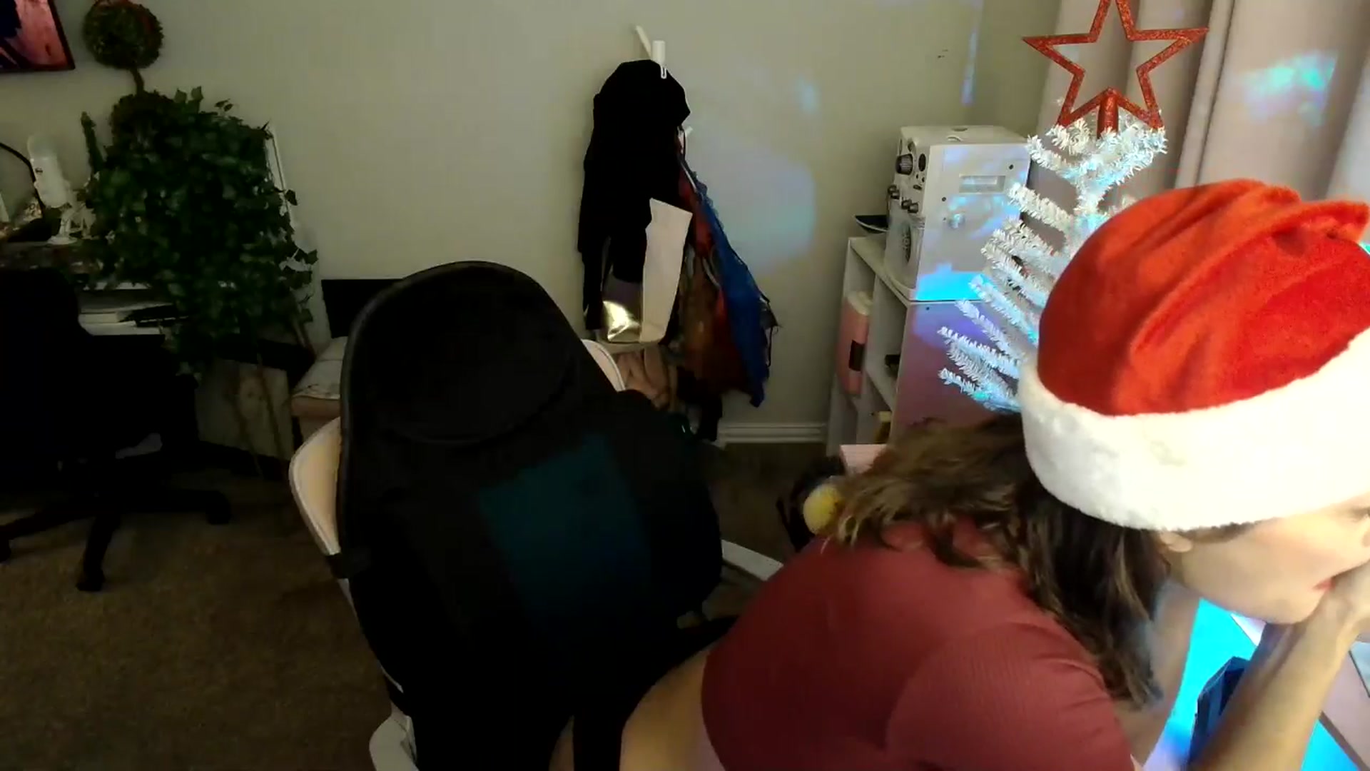 Gallery image thumbnail from HeidiKlumsy's myfreecams stream on, 12/03/2024, 02:12 image 8 of 20