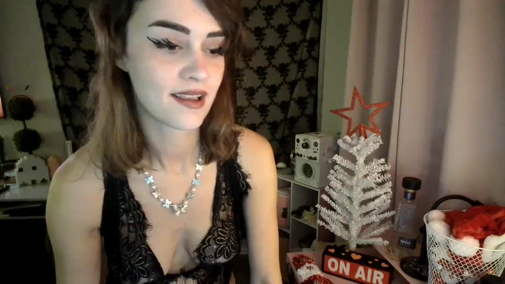 Gallery image thumbnail from HeidiKlumsy's myfreecams stream on, 12/03/2024, 05:02 image 6 of 20