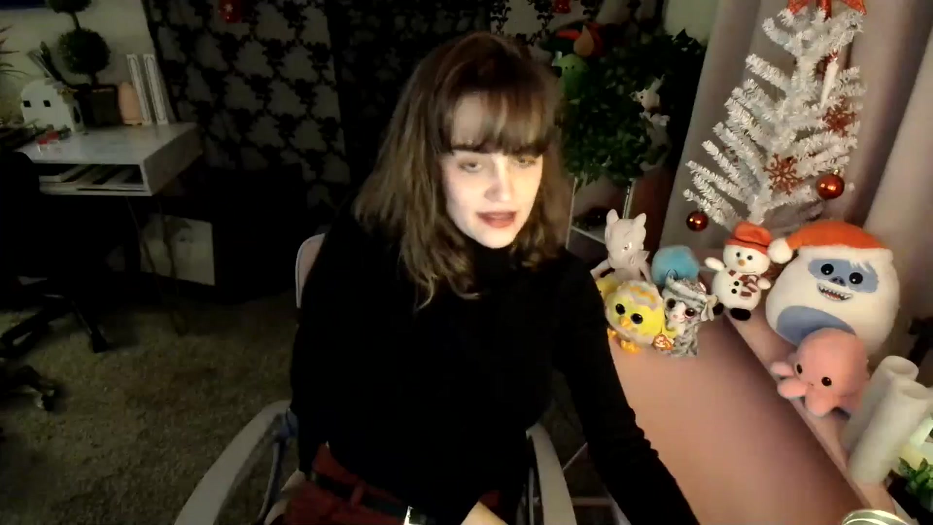 Gallery image thumbnail from HeidiKlumsy's myfreecams stream on, 12/24/2024, 07:00 image 6 of 20