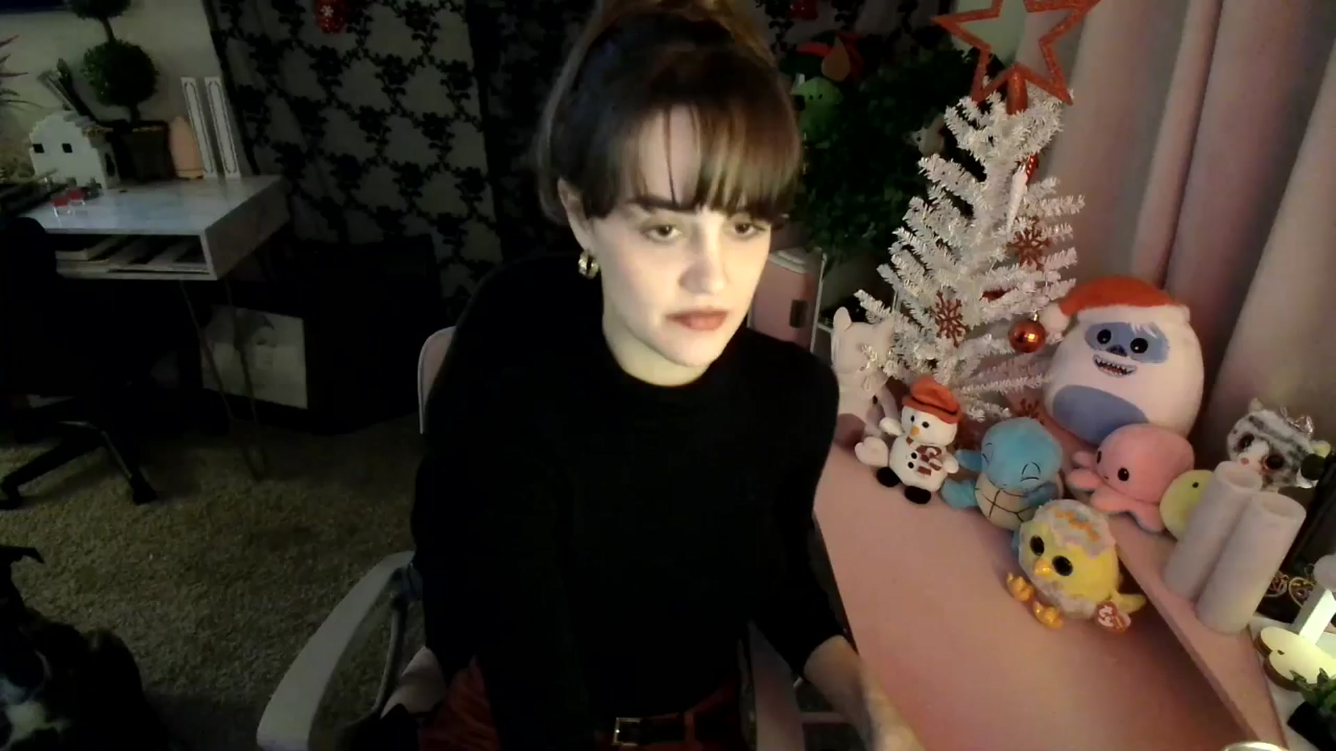 Gallery image thumbnail from HeidiKlumsy's myfreecams stream on, 12/24/2024, 07:00 image 13 of 20