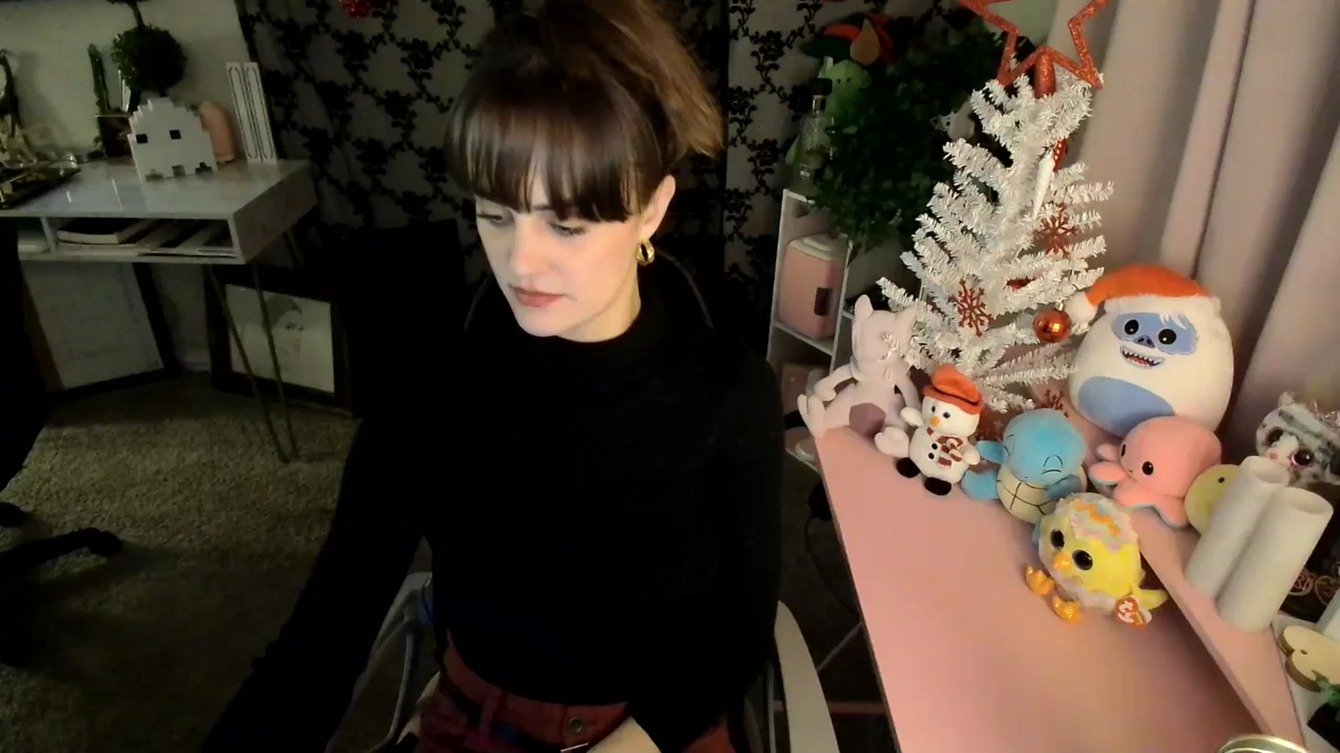 Gallery image thumbnail from HeidiKlumsy's myfreecams stream on, 12/24/2024, 07:00 image 19 of 20