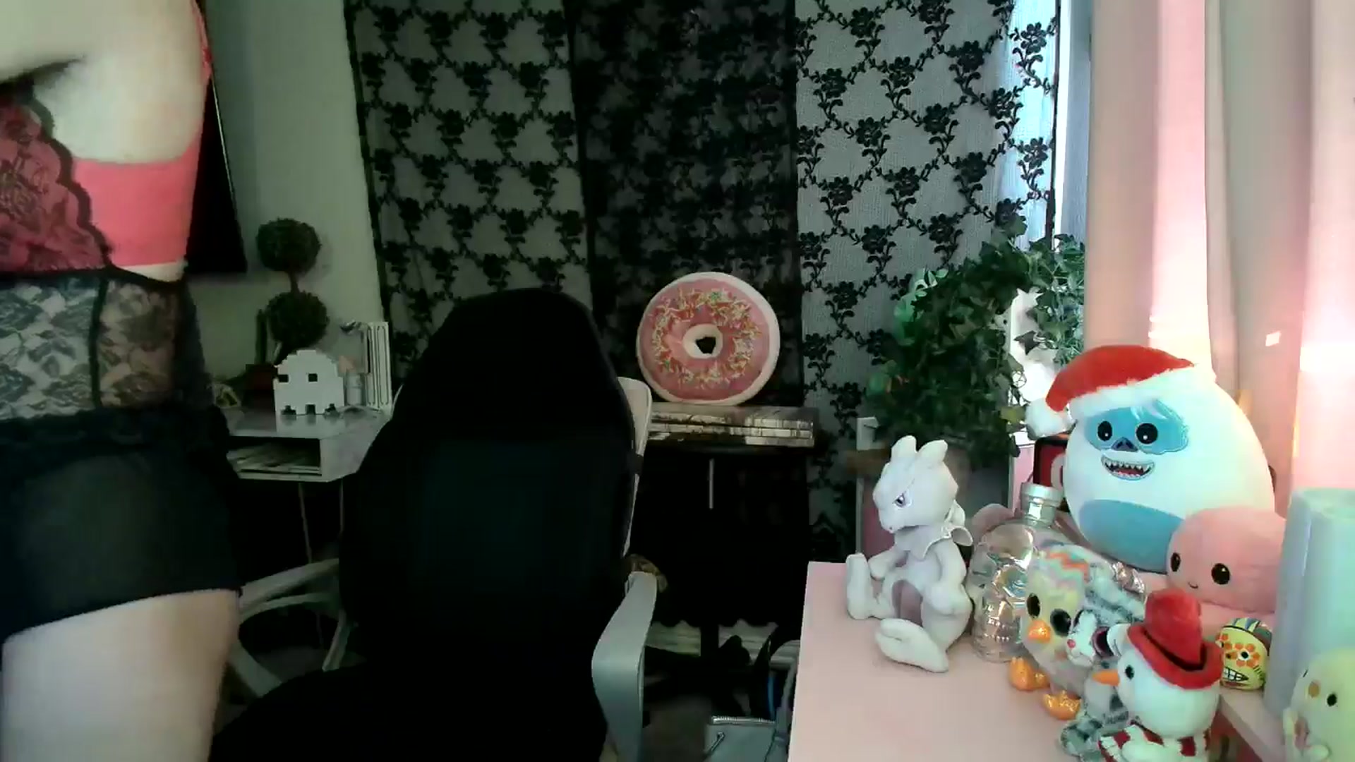 Gallery image thumbnail from HeidiKlumsy's myfreecams stream on, 01/05/2025, 21:47 image 7 of 20