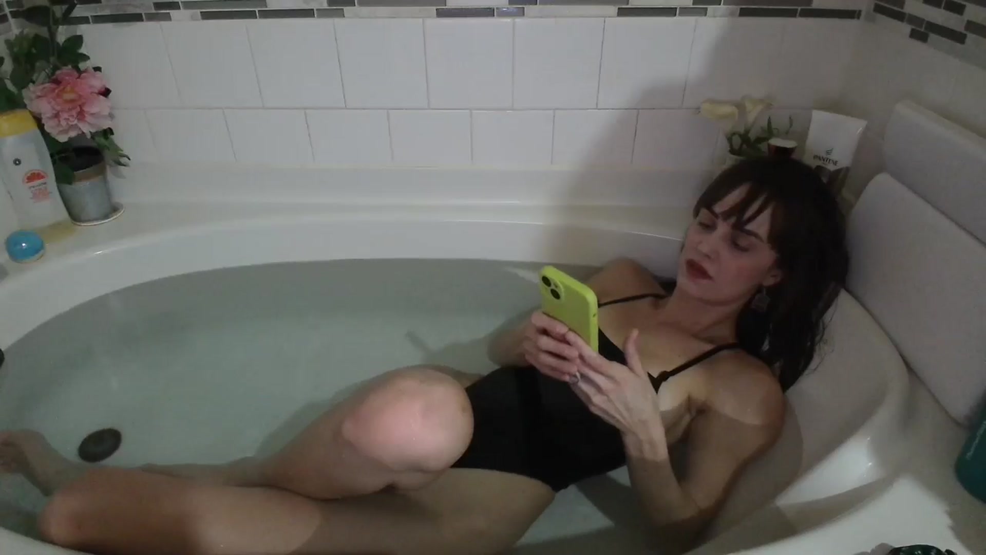 Gallery image thumbnail from HeidiKlumsy's myfreecams stream on, 01/08/2025, 02:34 image 12 of 20