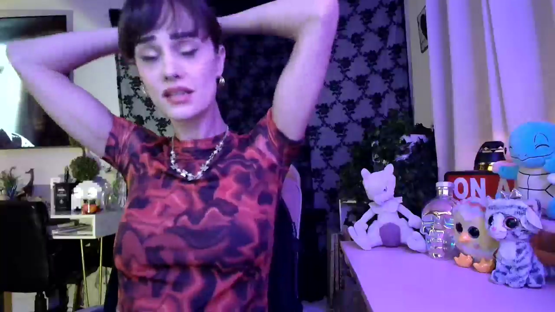 Gallery image thumbnail from HeidiKlumsy's myfreecams stream on, 01/09/2025, 03:50 image 15 of 20