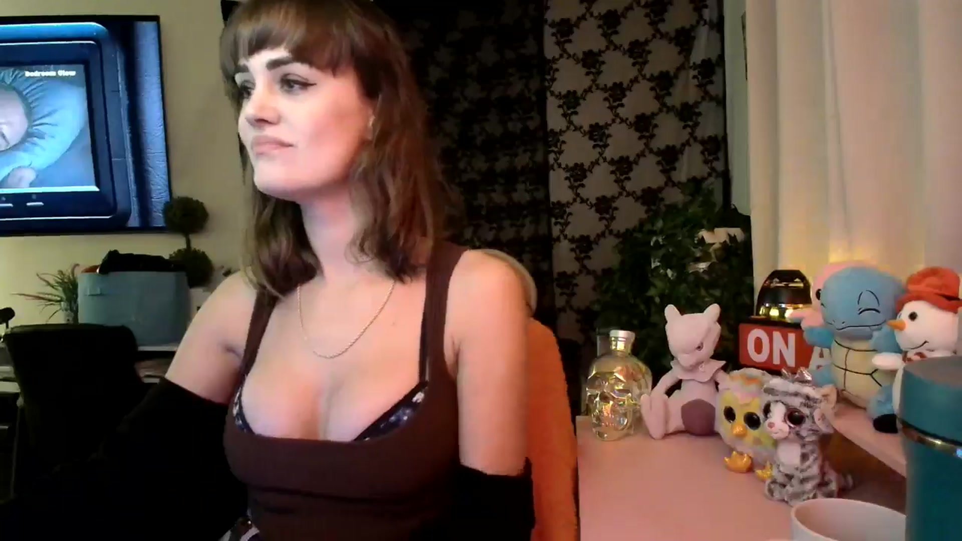Gallery image thumbnail from HeidiKlumsy's myfreecams stream on, 01/09/2025, 22:25 image 10 of 20