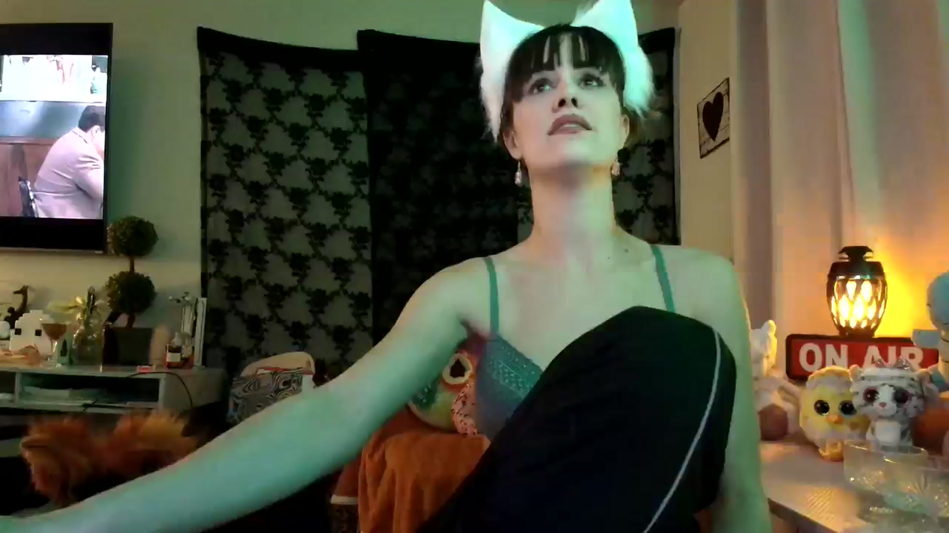 Gallery image thumbnail from HeidiKlumsy's myfreecams stream on, 01/13/2025, 07:29 image 15 of 20