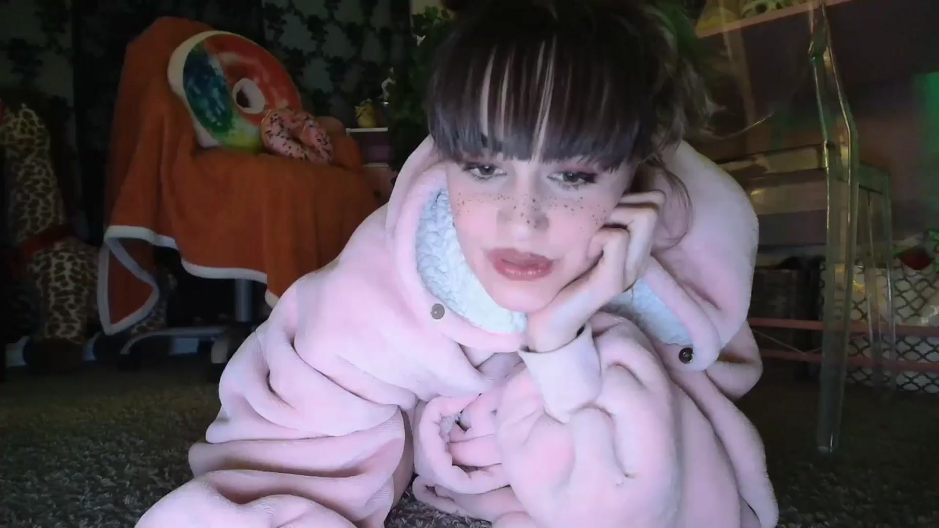Gallery image thumbnail from HeidiKlumsy's myfreecams stream on, 01/13/2025, 08:45 image 5 of 20