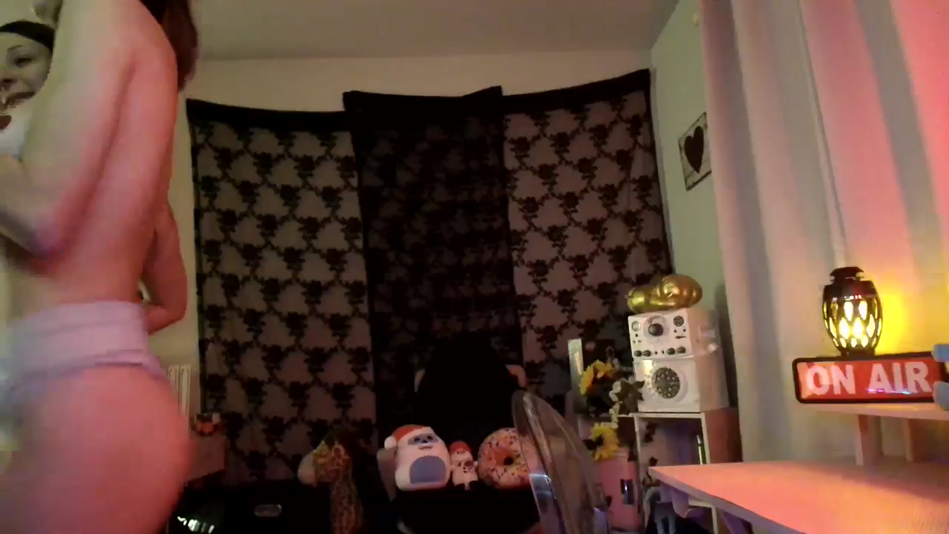 Gallery image thumbnail from HeidiKlumsy's myfreecams stream on, 01/14/2025, 07:27 image 19 of 20