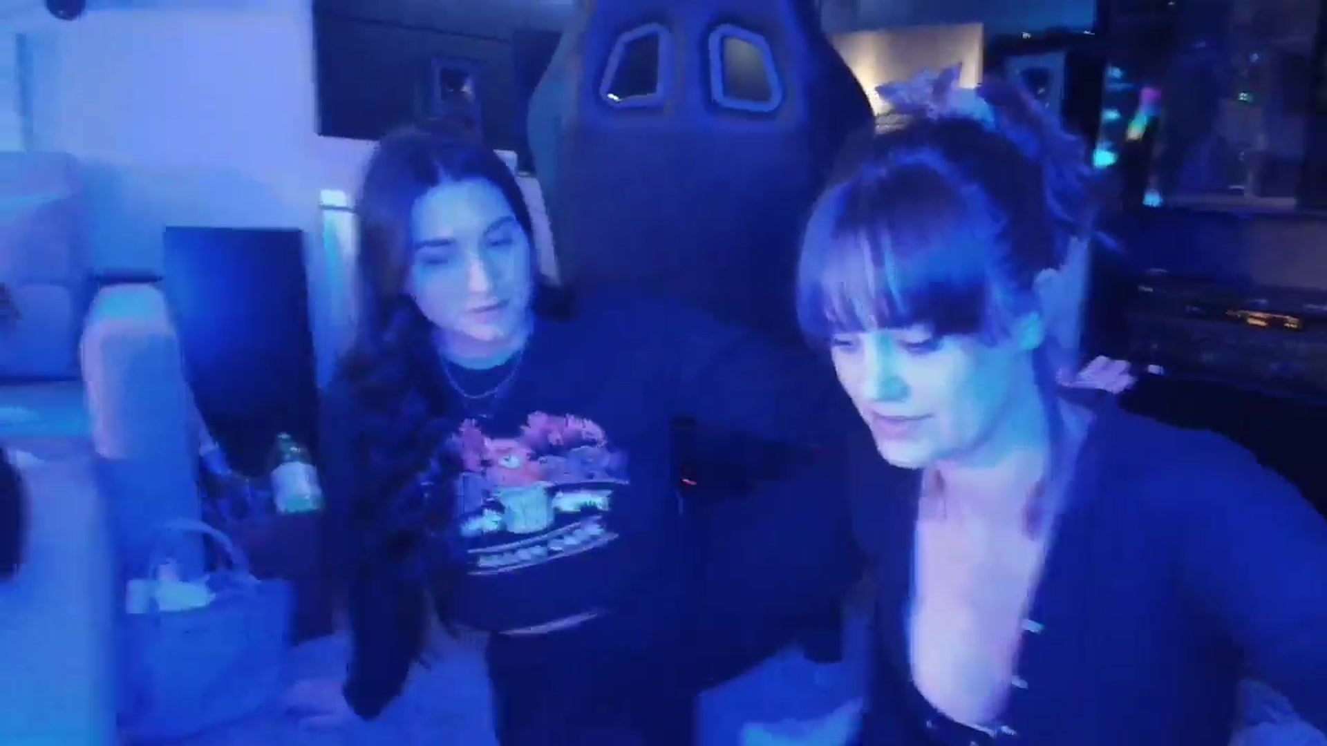 Gallery image thumbnail from HeidiKlumsy's myfreecams stream on, 01/21/2025, 03:06 image 6 of 20