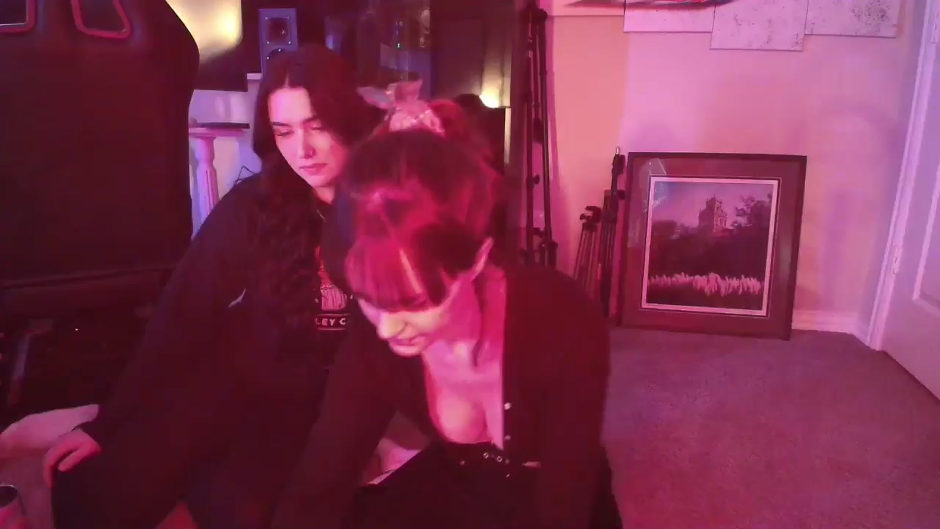 Gallery image thumbnail from HeidiKlumsy's myfreecams stream on, 01/21/2025, 03:06 image 12 of 20