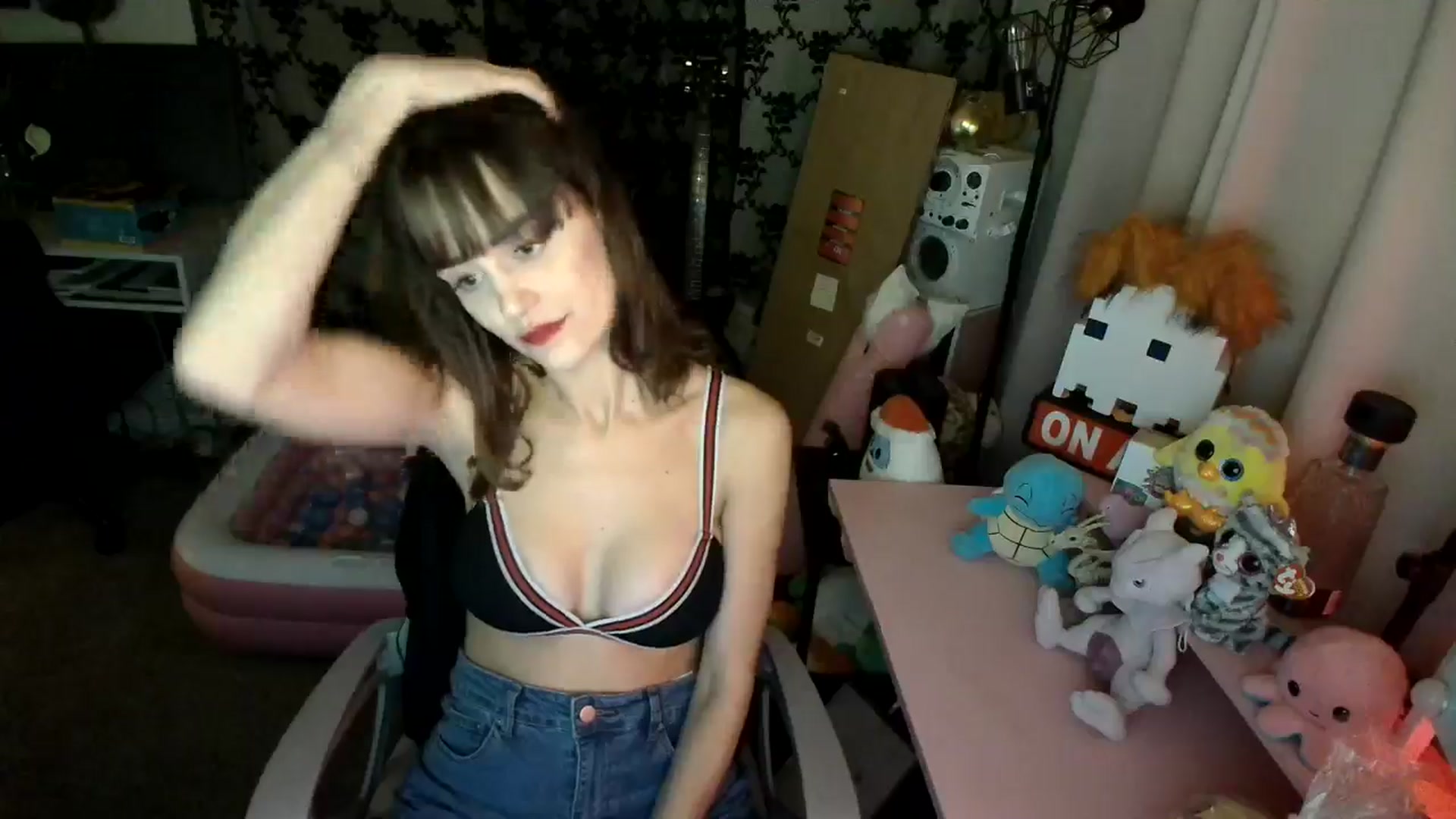 Gallery image thumbnail from HeidiKlumsy's myfreecams stream on, 01/24/2025, 10:15 image 13 of 20
