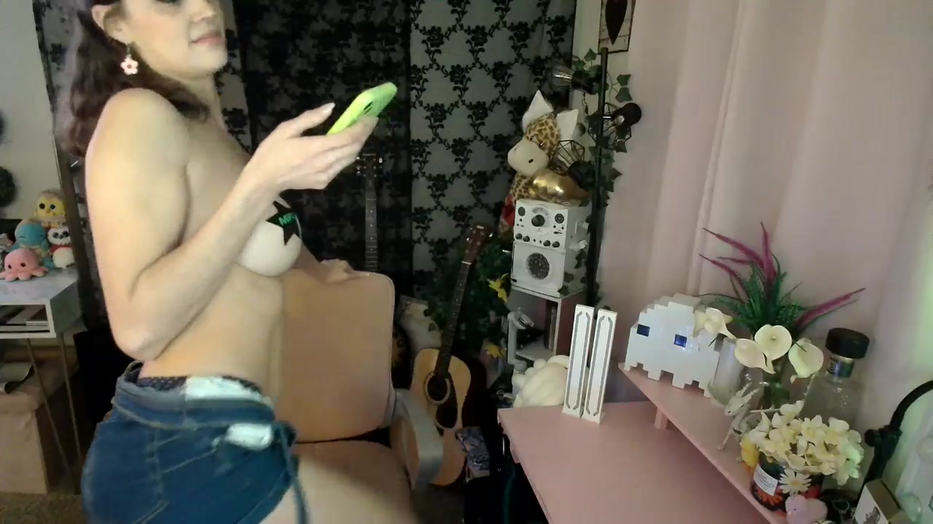 Gallery image thumbnail from HeidiKlumsy's myfreecams stream on, 02/05/2025, 01:45 image 19 of 20