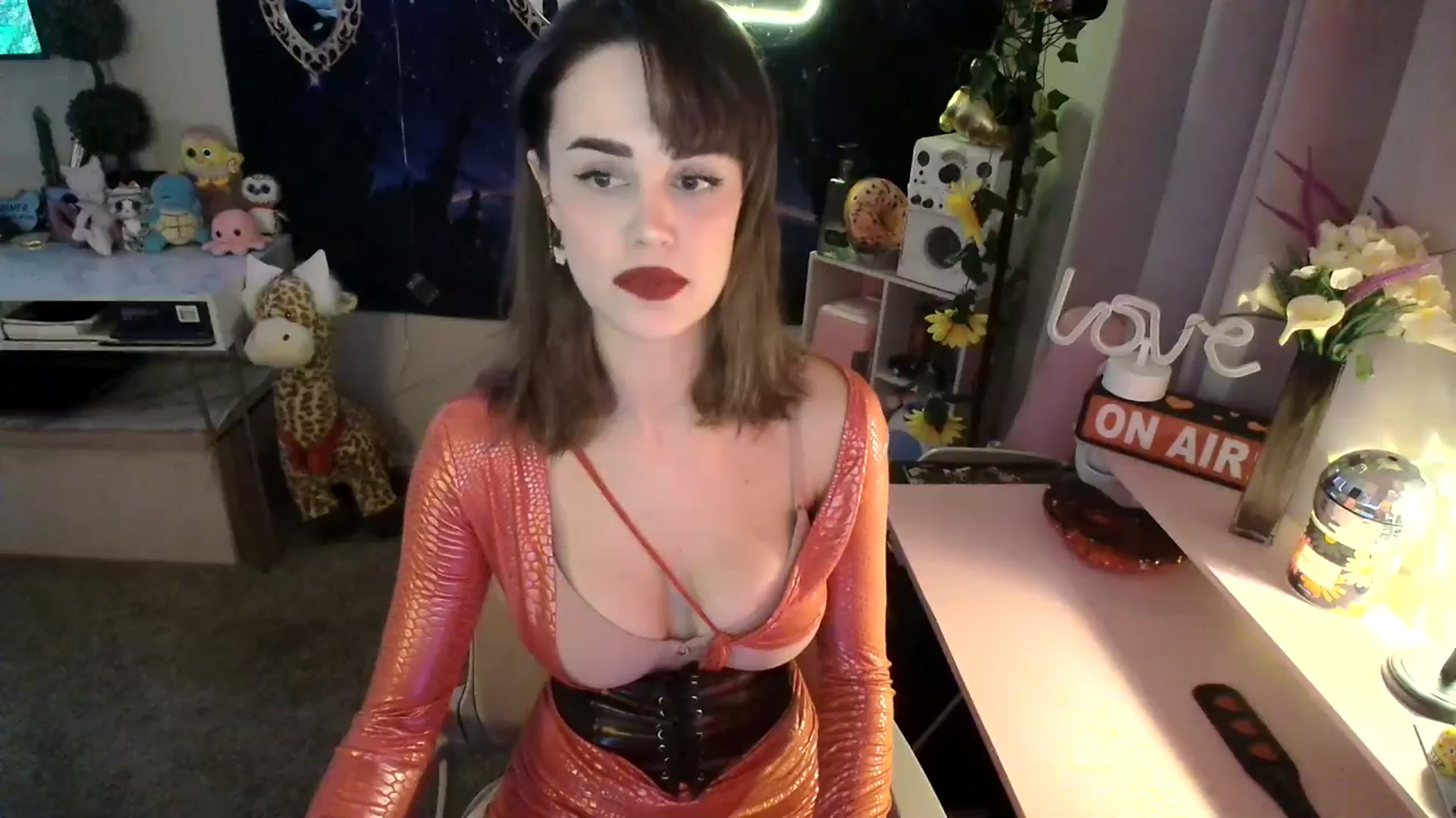 Gallery image thumbnail from HeidiKlumsy's myfreecams stream on, 02/11/2025, 07:27 image 2 of 20