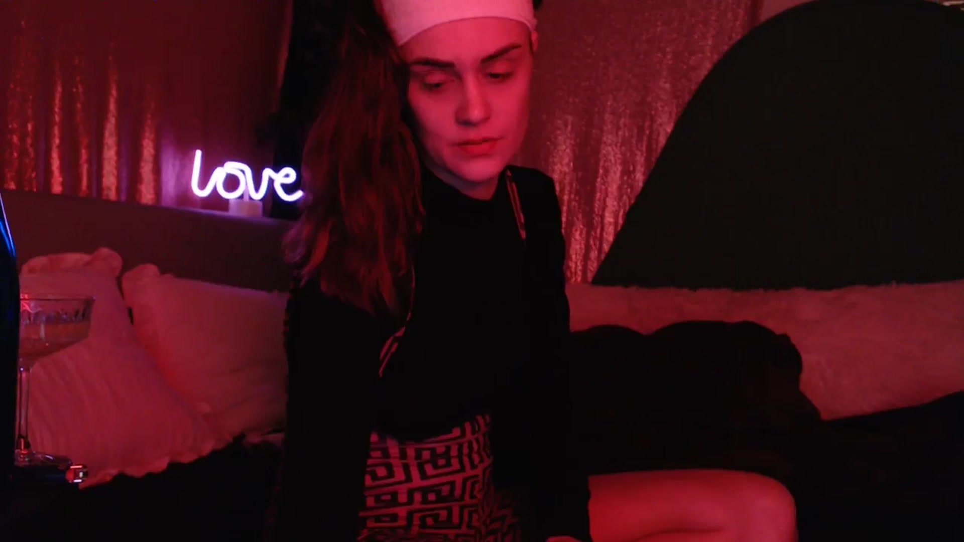 Gallery image thumbnail from HeidiKlumsy's myfreecams stream on, 02/19/2025, 08:28 image 10 of 20