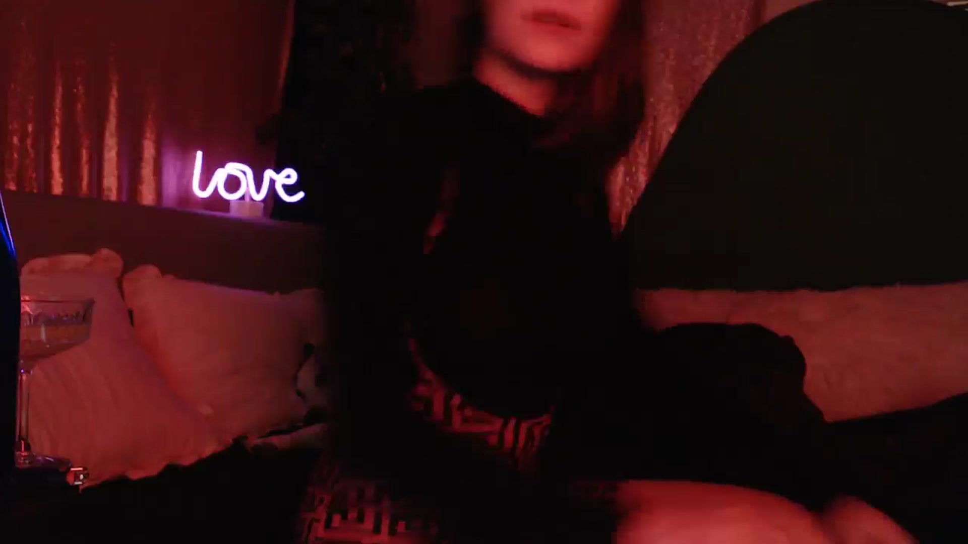 Gallery image thumbnail from HeidiKlumsy's myfreecams stream on, 02/19/2025, 08:28 image 11 of 20