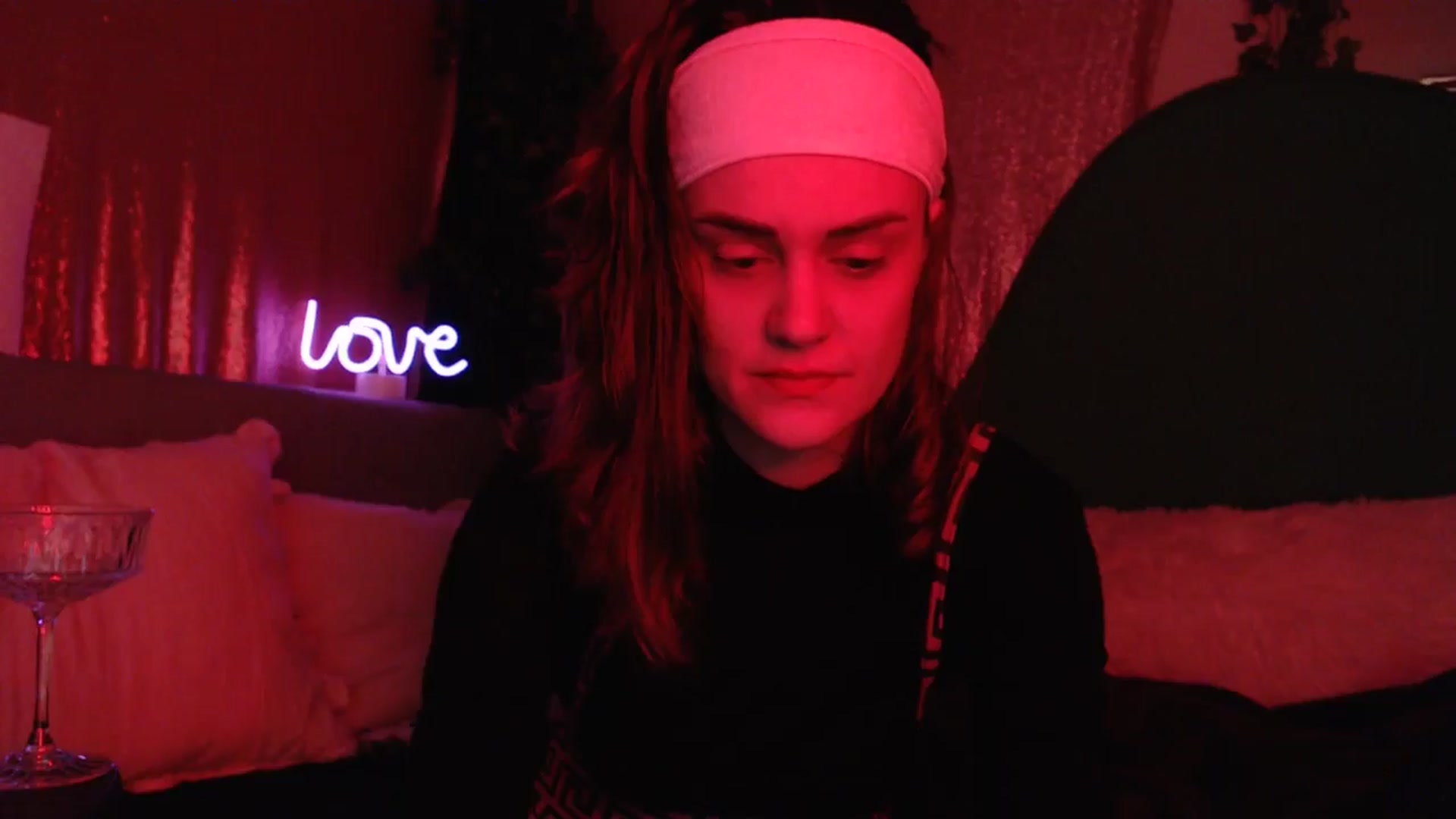 Gallery image thumbnail from HeidiKlumsy's myfreecams stream on, 02/19/2025, 08:28 image 6 of 20
