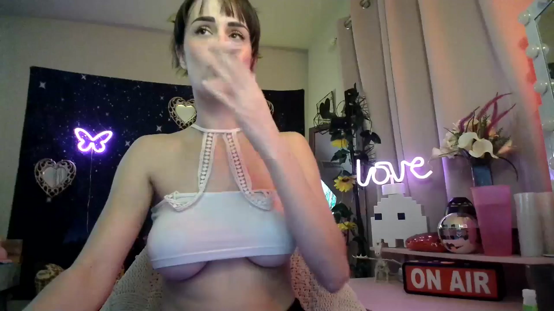 Gallery image thumbnail from HeidiKlumsy's myfreecams stream on, 02/20/2025, 03:26 image 10 of 20