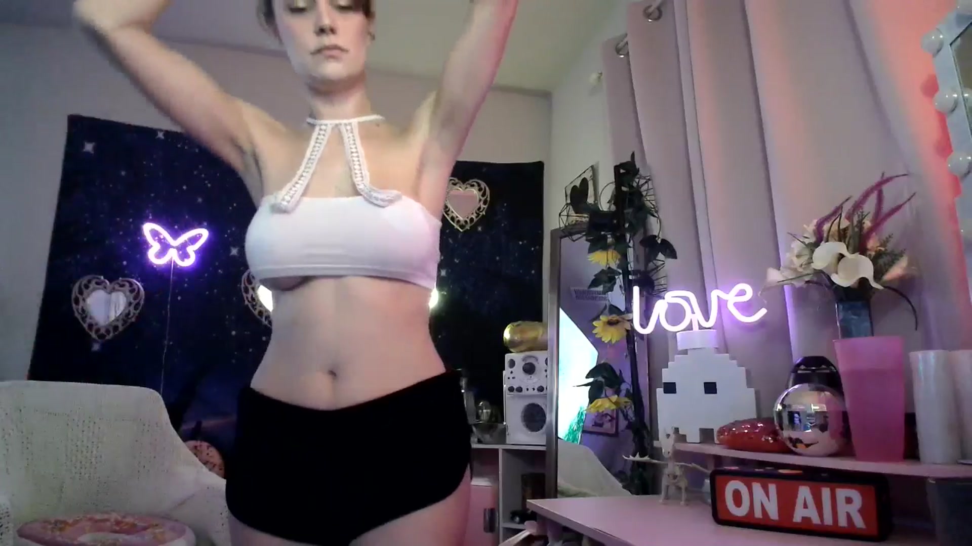 Gallery image thumbnail from HeidiKlumsy's myfreecams stream on, 02/20/2025, 03:26 image 4 of 20
