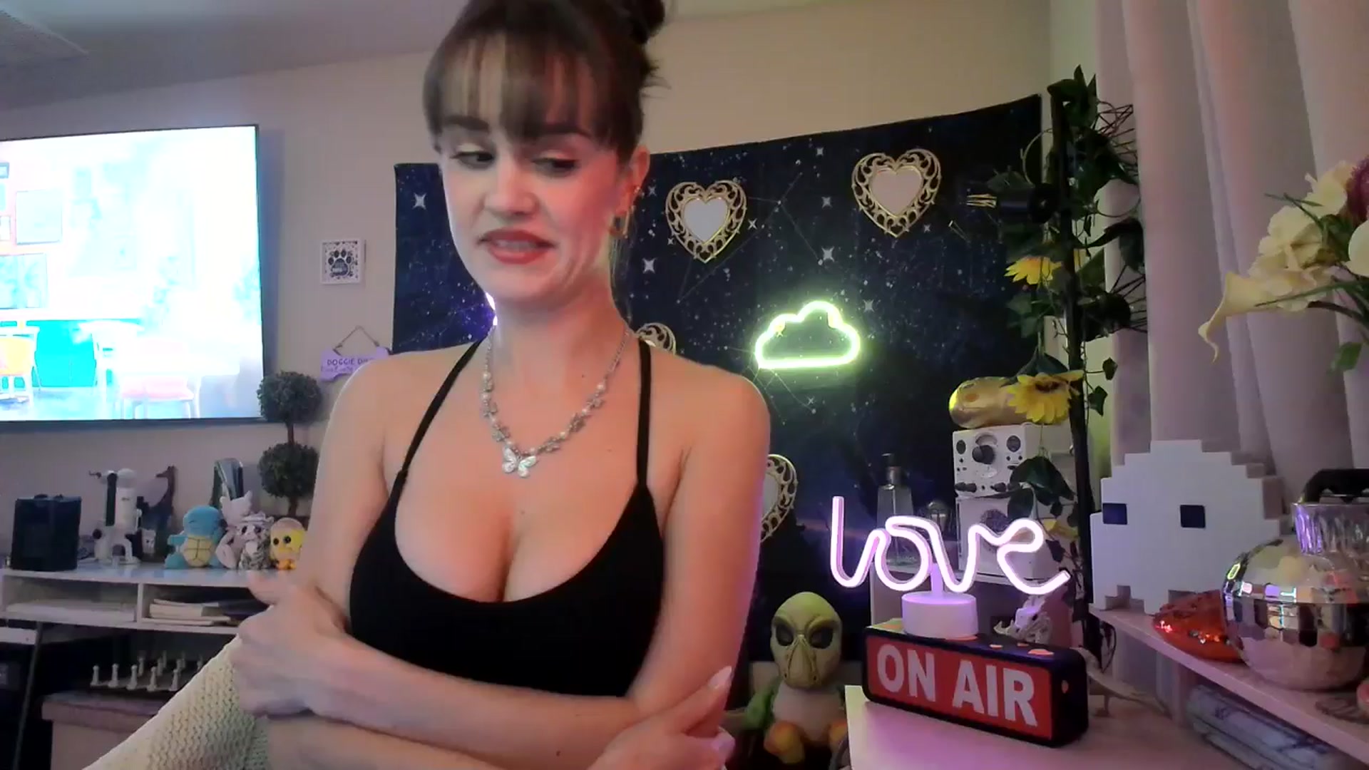 Gallery image thumbnail from HeidiKlumsy's myfreecams stream on, 02/21/2025, 08:20 image 1 of 20
