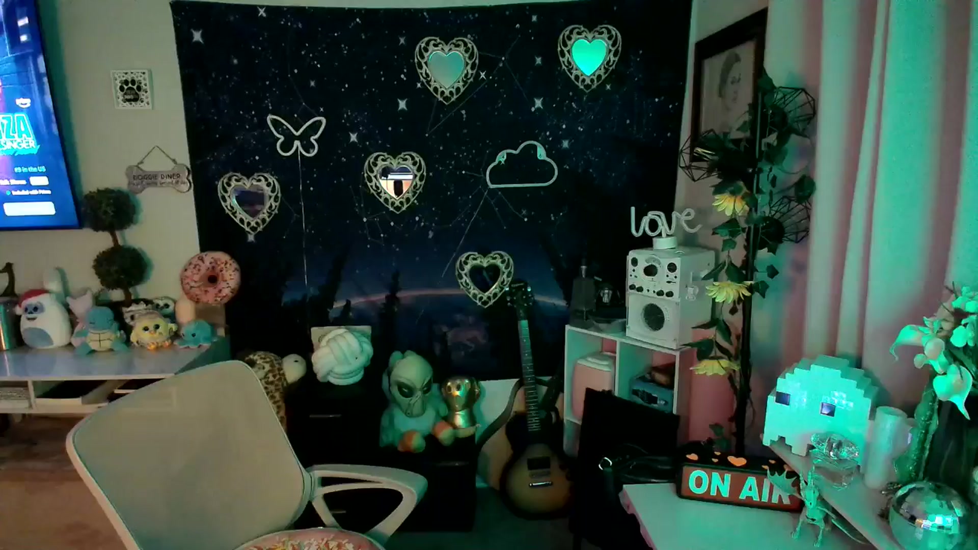 Gallery image thumbnail from HeidiKlumsy's myfreecams stream on, 03/17/2025, 03:13 image 13 of 20