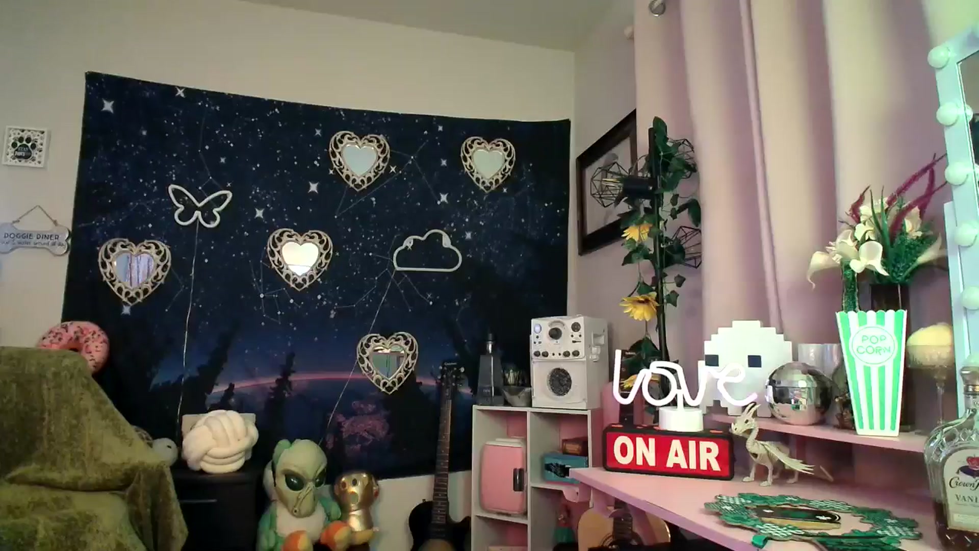 Gallery image thumbnail from HeidiKlumsy's myfreecams stream on, 03/18/2025, 02:14 image 5 of 20