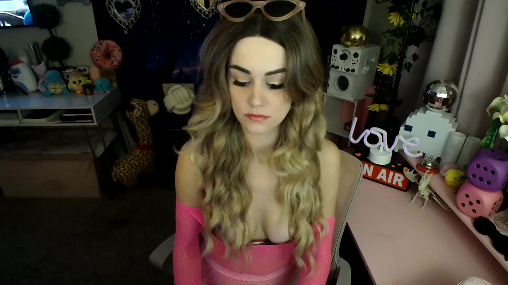 Gallery image thumbnail from HeidiKlumsy's myfreecams stream on, 03/21/2025, 03:01 image 1 of 20