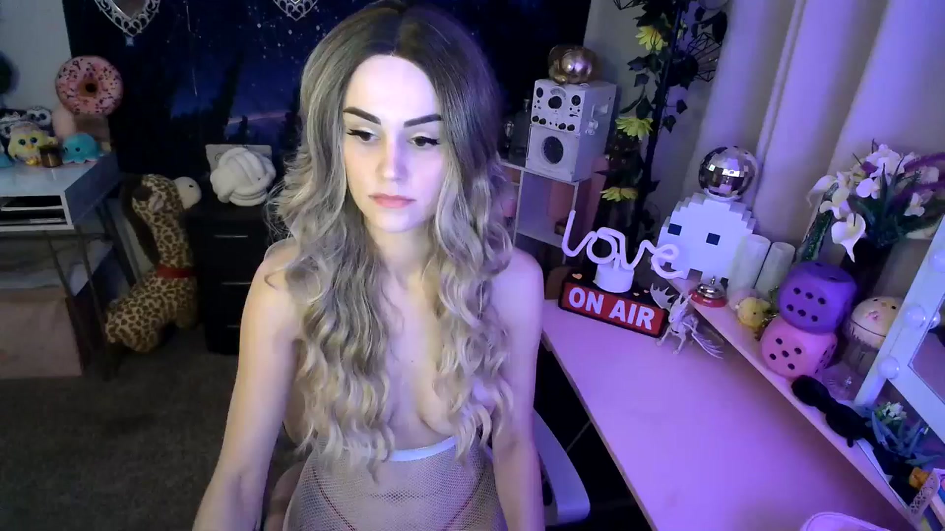 Gallery image thumbnail from HeidiKlumsy's myfreecams stream on, 03/21/2025, 03:01 image 12 of 20