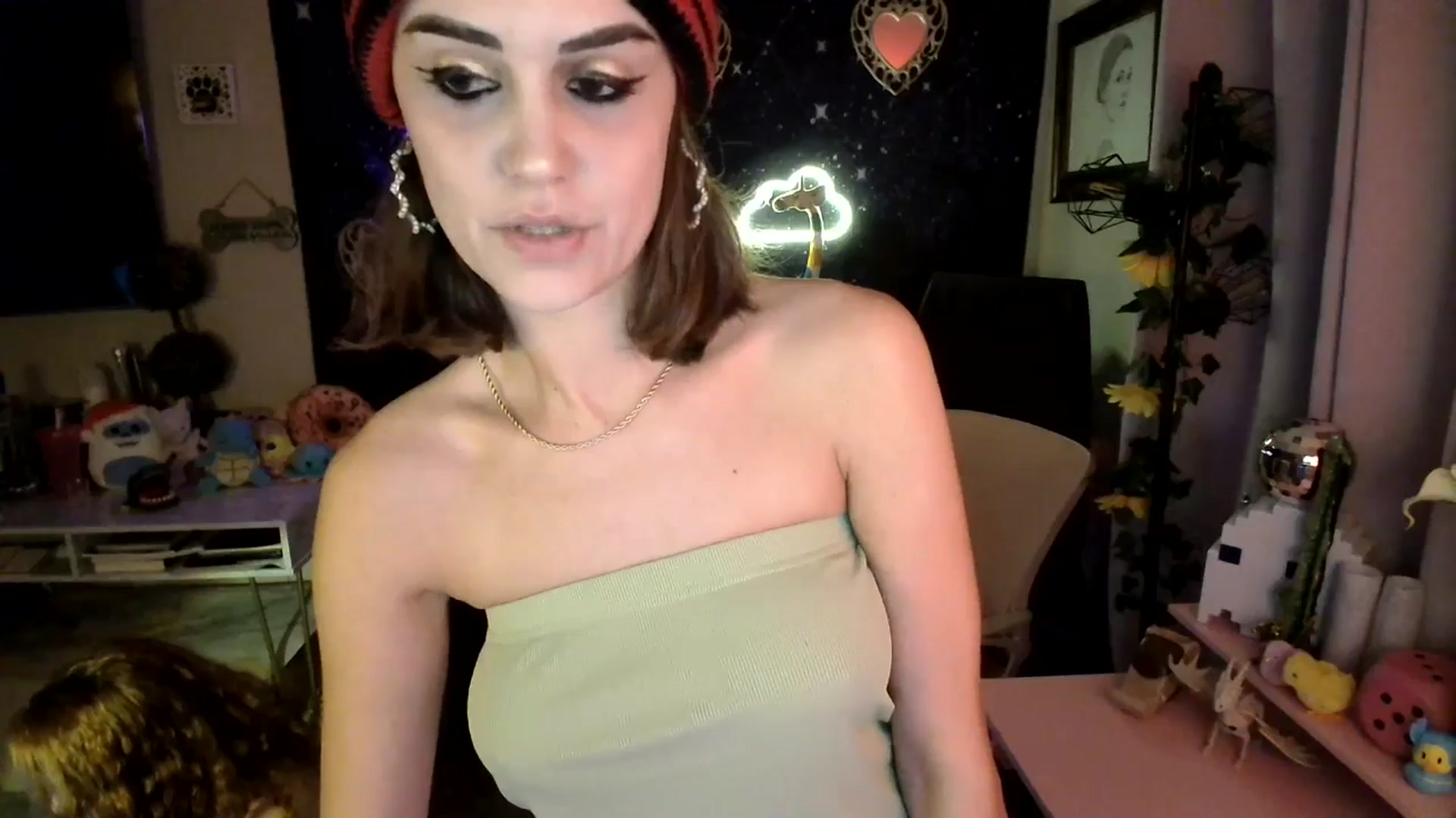 Gallery image thumbnail from HeidiKlumsy's myfreecams stream on, 04/02/2025, 07:01 image 16 of 20