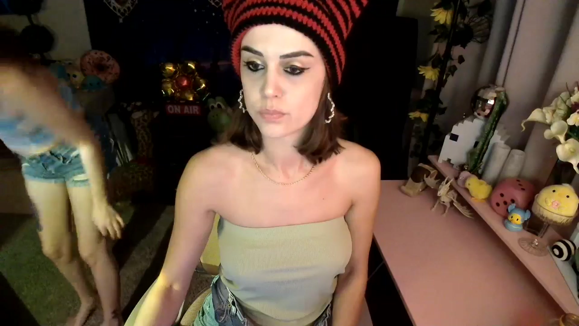 Gallery image thumbnail from HeidiKlumsy's myfreecams stream on, 04/02/2025, 07:01 image 3 of 20