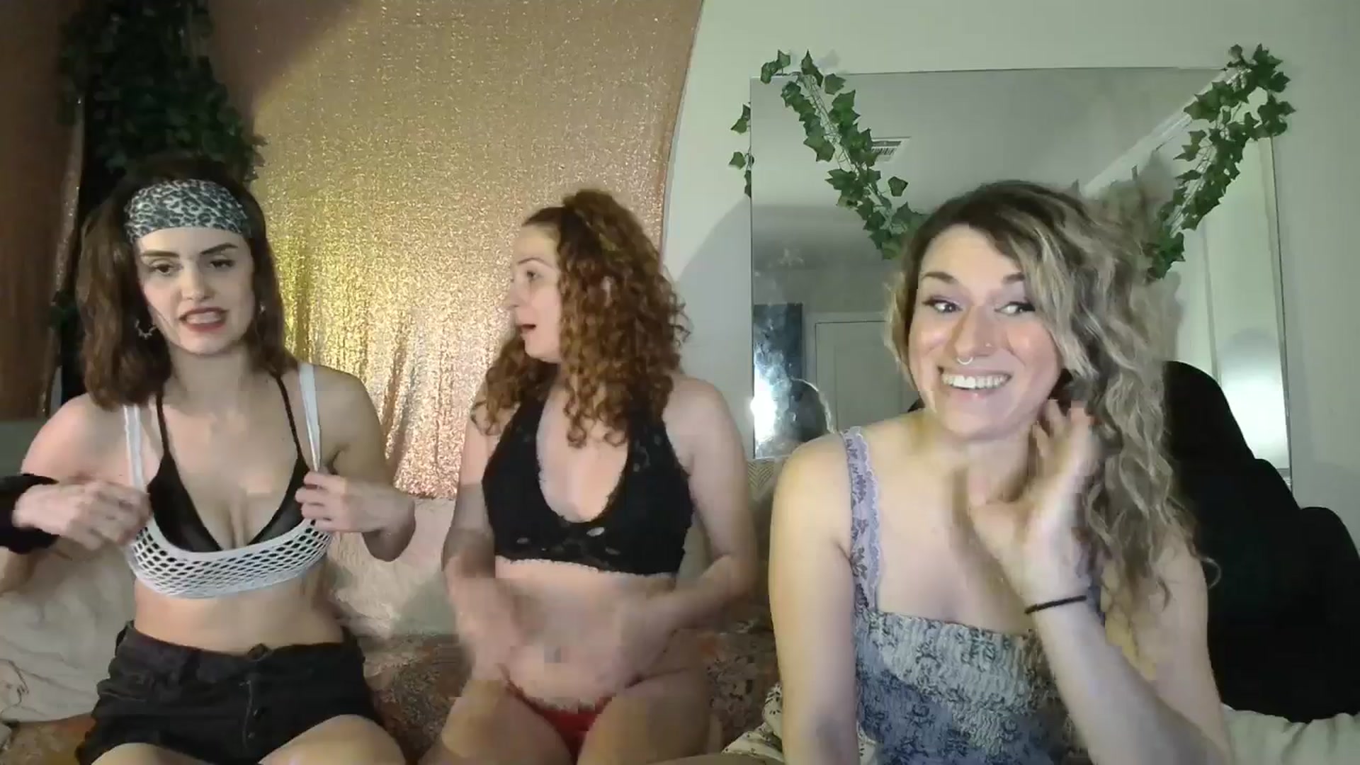 Gallery image thumbnail from HeidiKlumsy's myfreecams stream on, 04/03/2025, 10:07 image 3 of 20