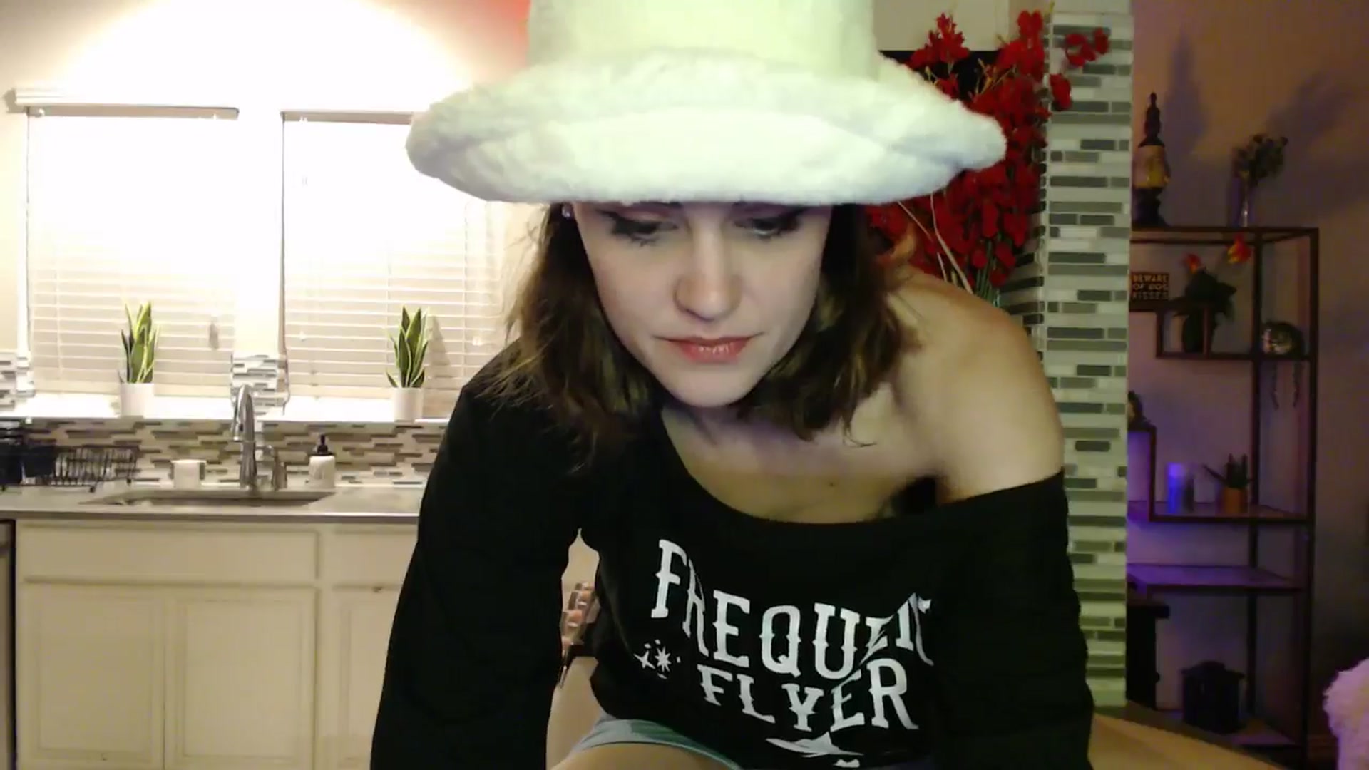 Gallery image thumbnail from HeidiKlumsy's myfreecams stream on, 04/17/2025, 06:18 image 2 of 20