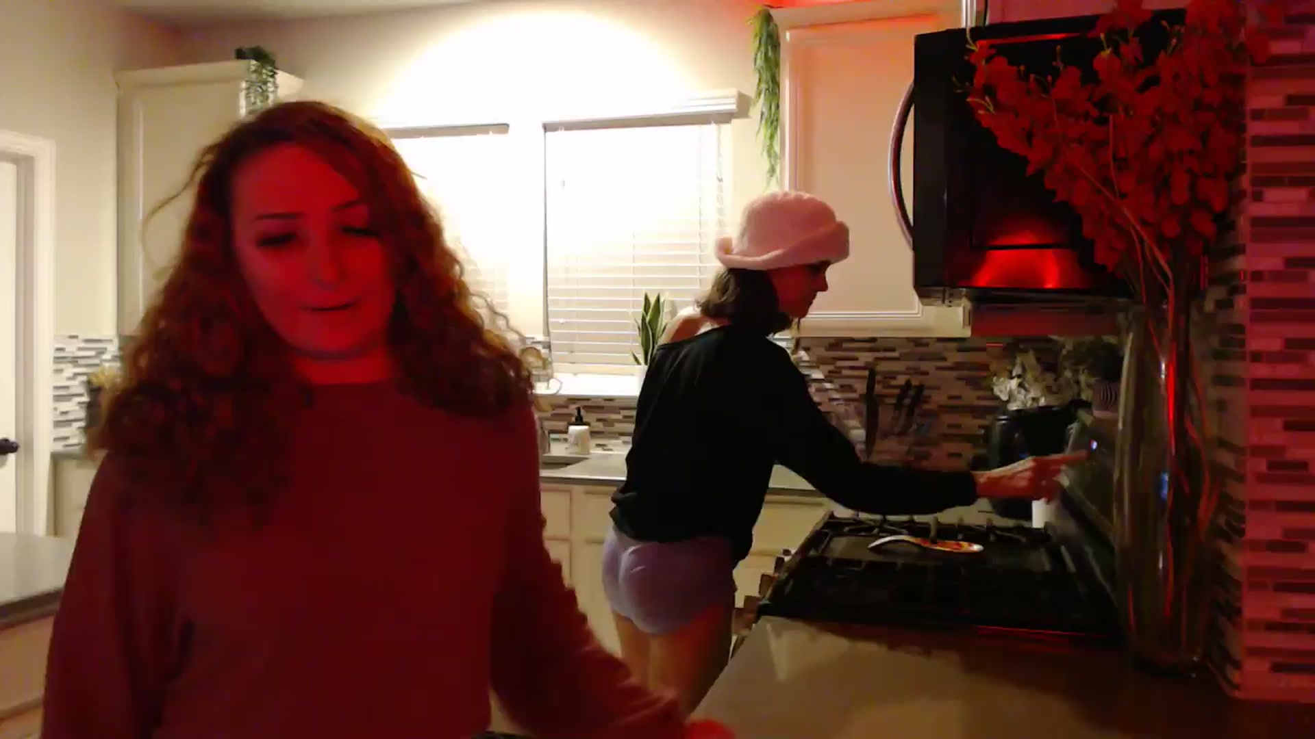 Gallery image thumbnail from HeidiKlumsy's myfreecams stream on, 04/17/2025, 06:35 image 18 of 20