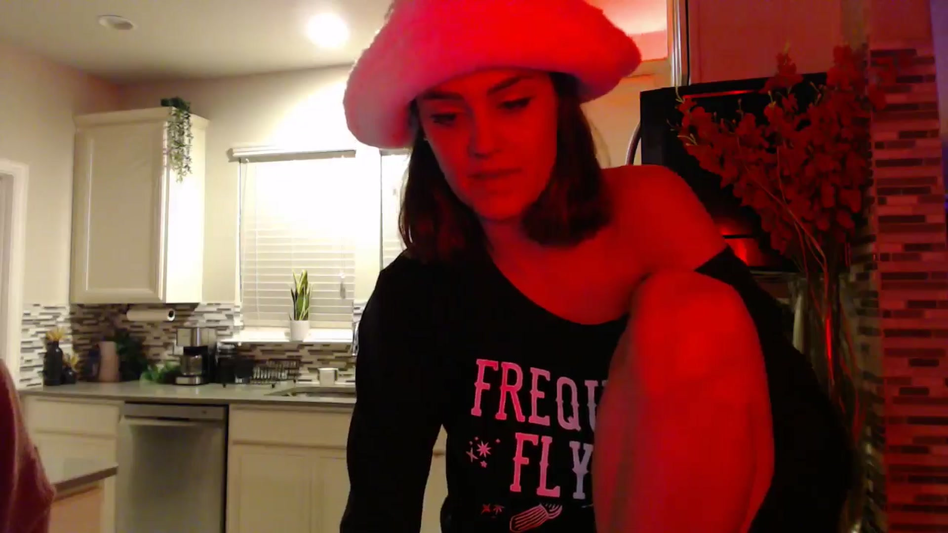 Gallery image thumbnail from HeidiKlumsy's myfreecams stream on, 04/17/2025, 06:35 image 9 of 20