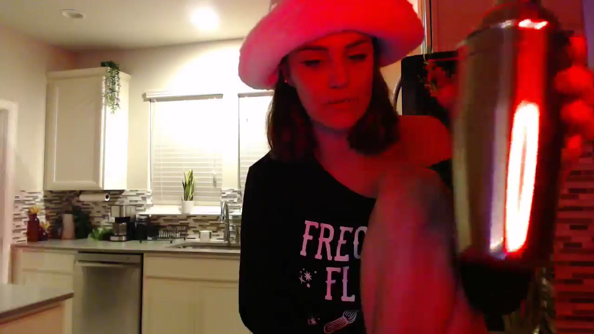 Gallery image thumbnail from HeidiKlumsy's myfreecams stream on, 04/17/2025, 06:35 image 10 of 20