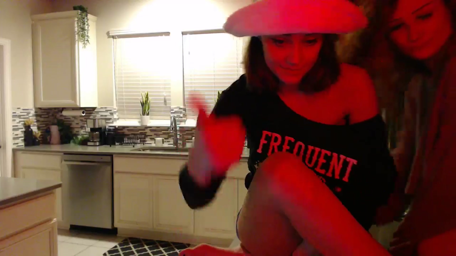 Gallery image thumbnail from HeidiKlumsy's myfreecams stream on, 04/17/2025, 06:35 image 11 of 20