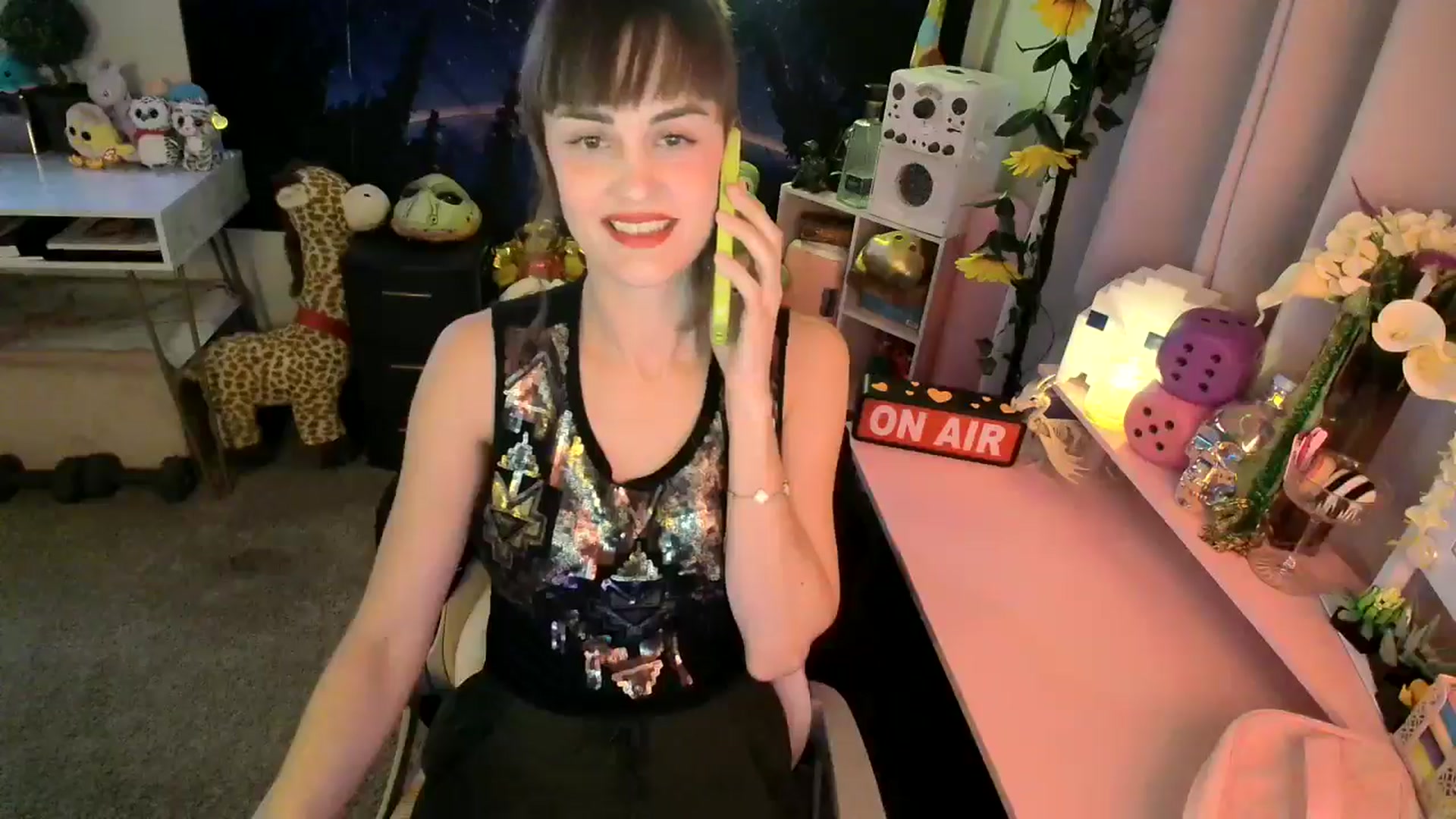 Gallery image thumbnail from HeidiKlumsy's myfreecams stream on, 05/05/2025, 22:28 image 10 of 20