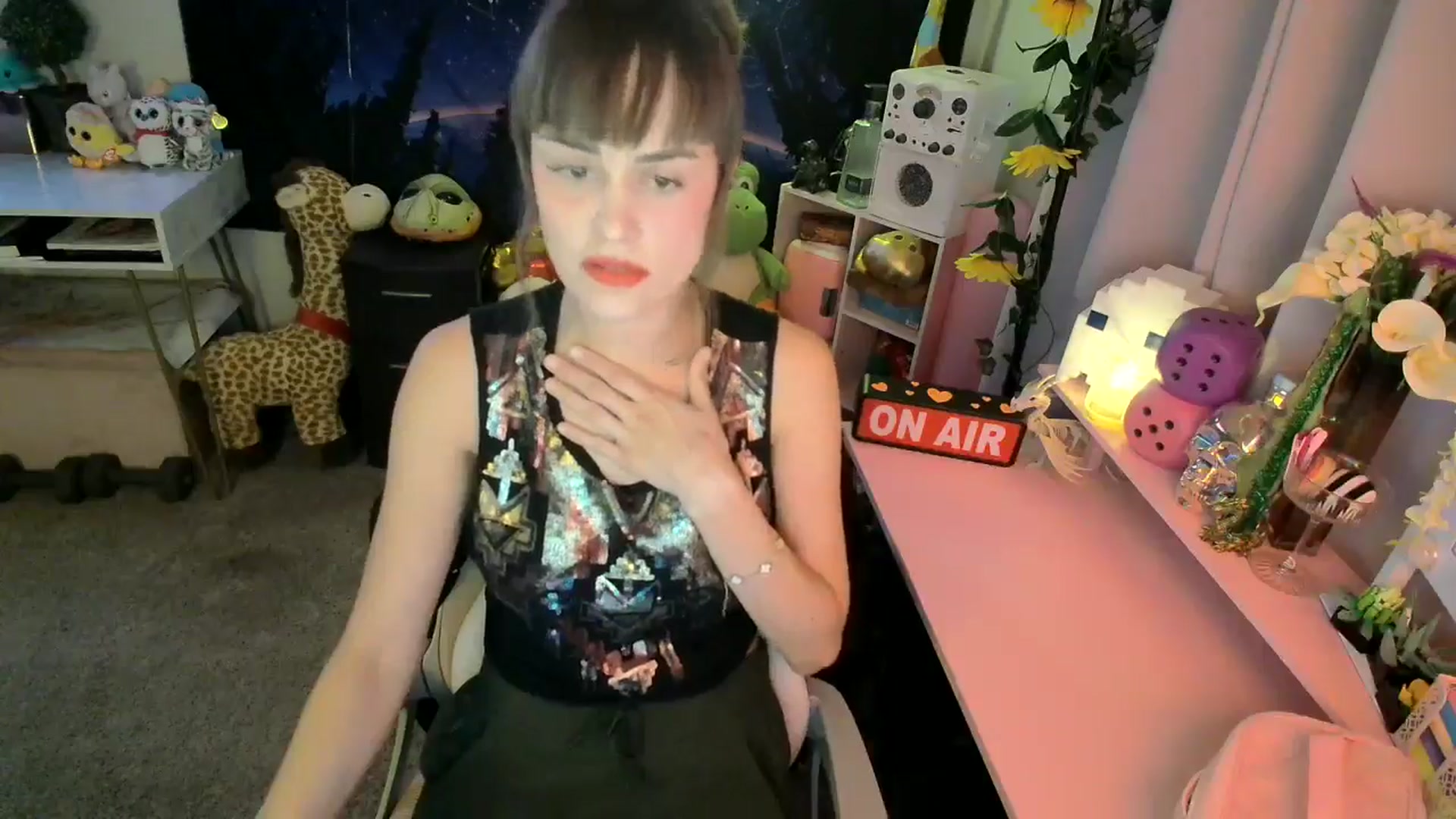 Gallery image thumbnail from HeidiKlumsy's myfreecams stream on, 05/05/2025, 22:28 image 12 of 20