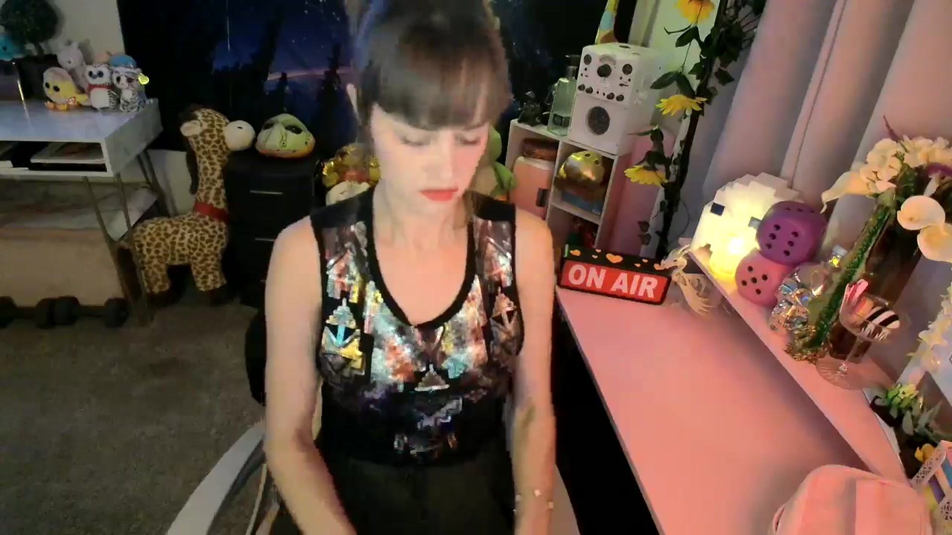 Gallery image thumbnail from HeidiKlumsy's myfreecams stream on, 05/05/2025, 22:28 image 13 of 20