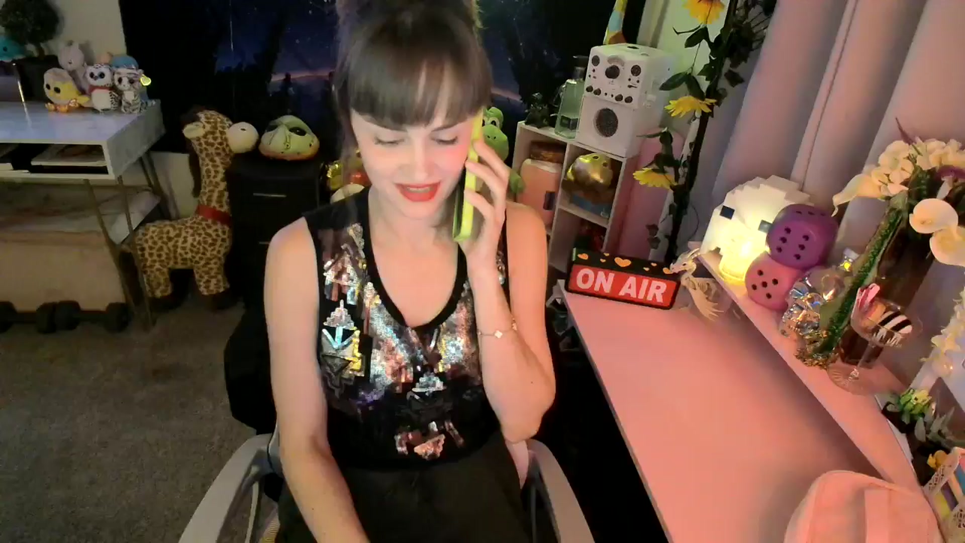 Gallery image thumbnail from HeidiKlumsy's myfreecams stream on, 05/05/2025, 22:28 image 11 of 20